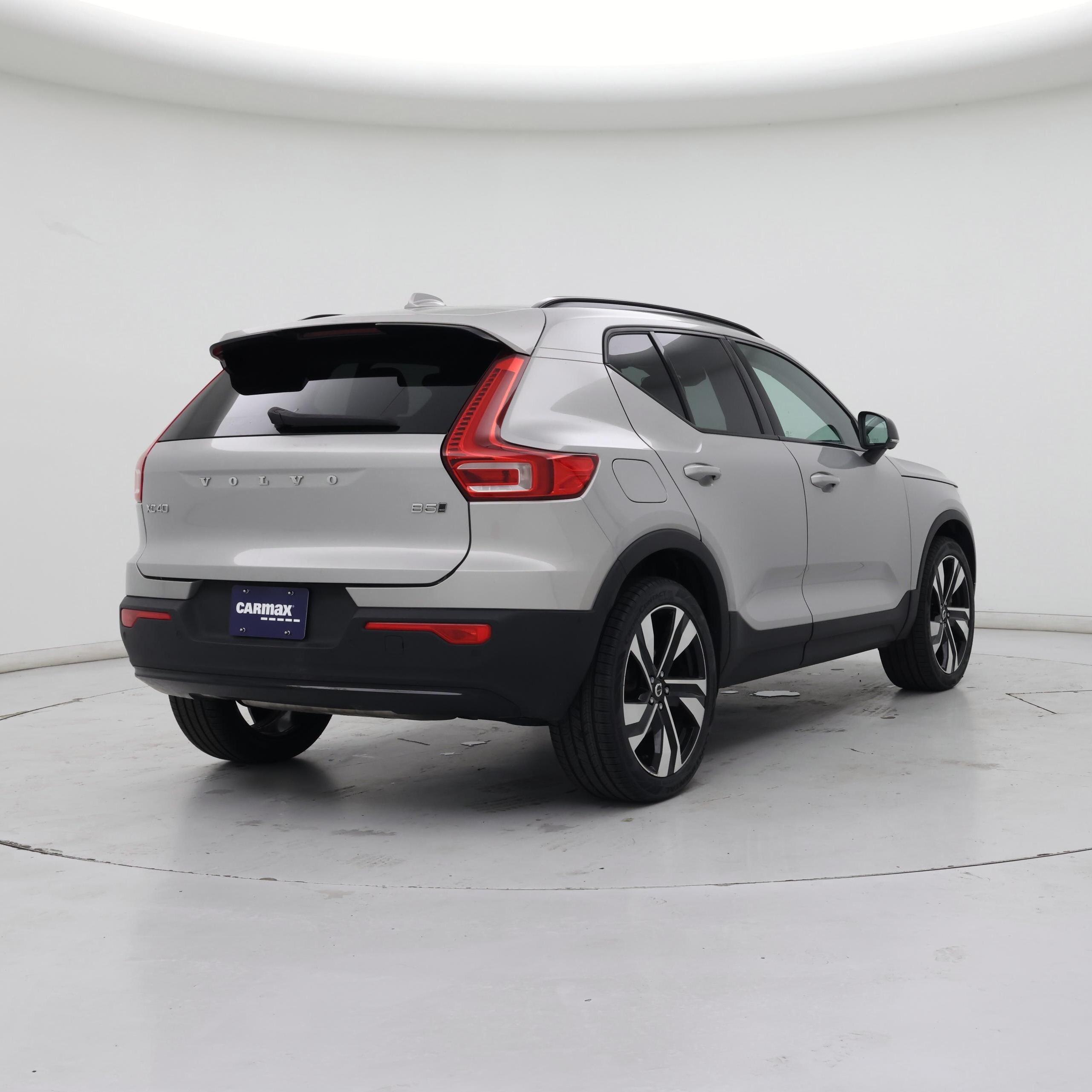 Thumbnail: 2023 Volvo XC40 - 8