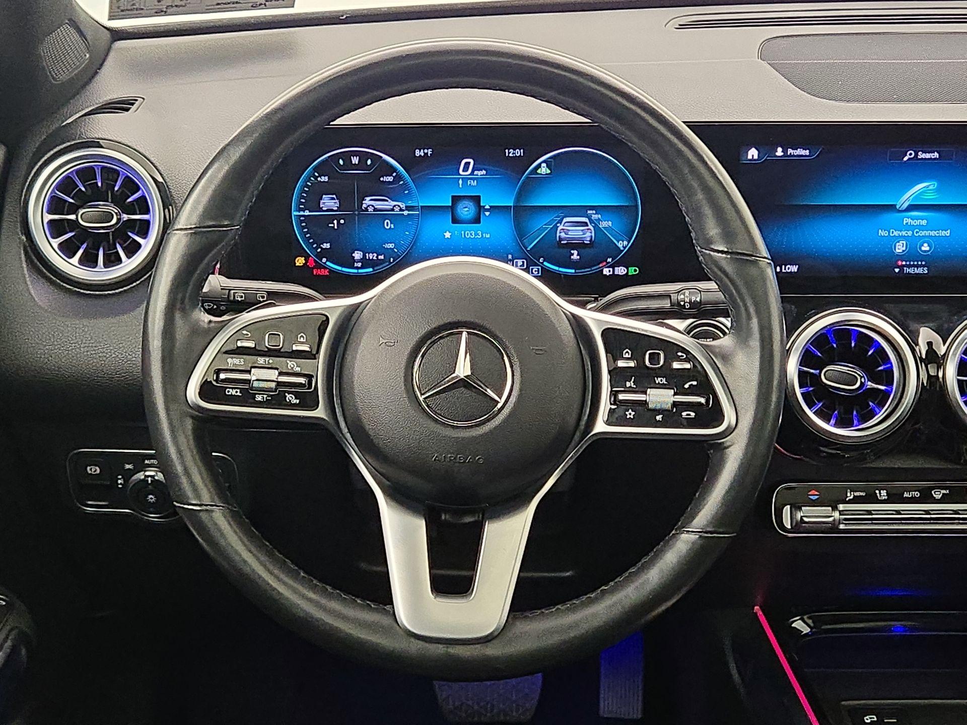 Thumbnail: 2022 Mercedes-Benz GLB - 10