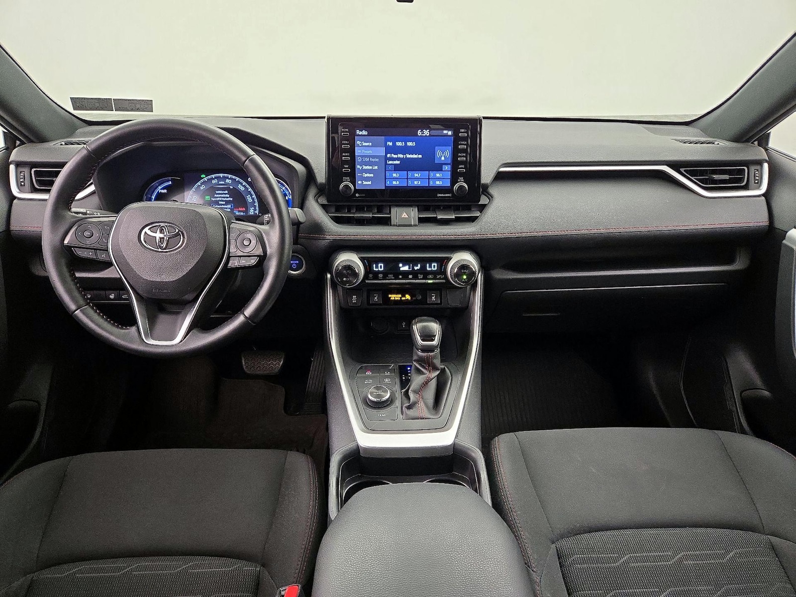 2021 Toyota RAV4 SE - Photo 10