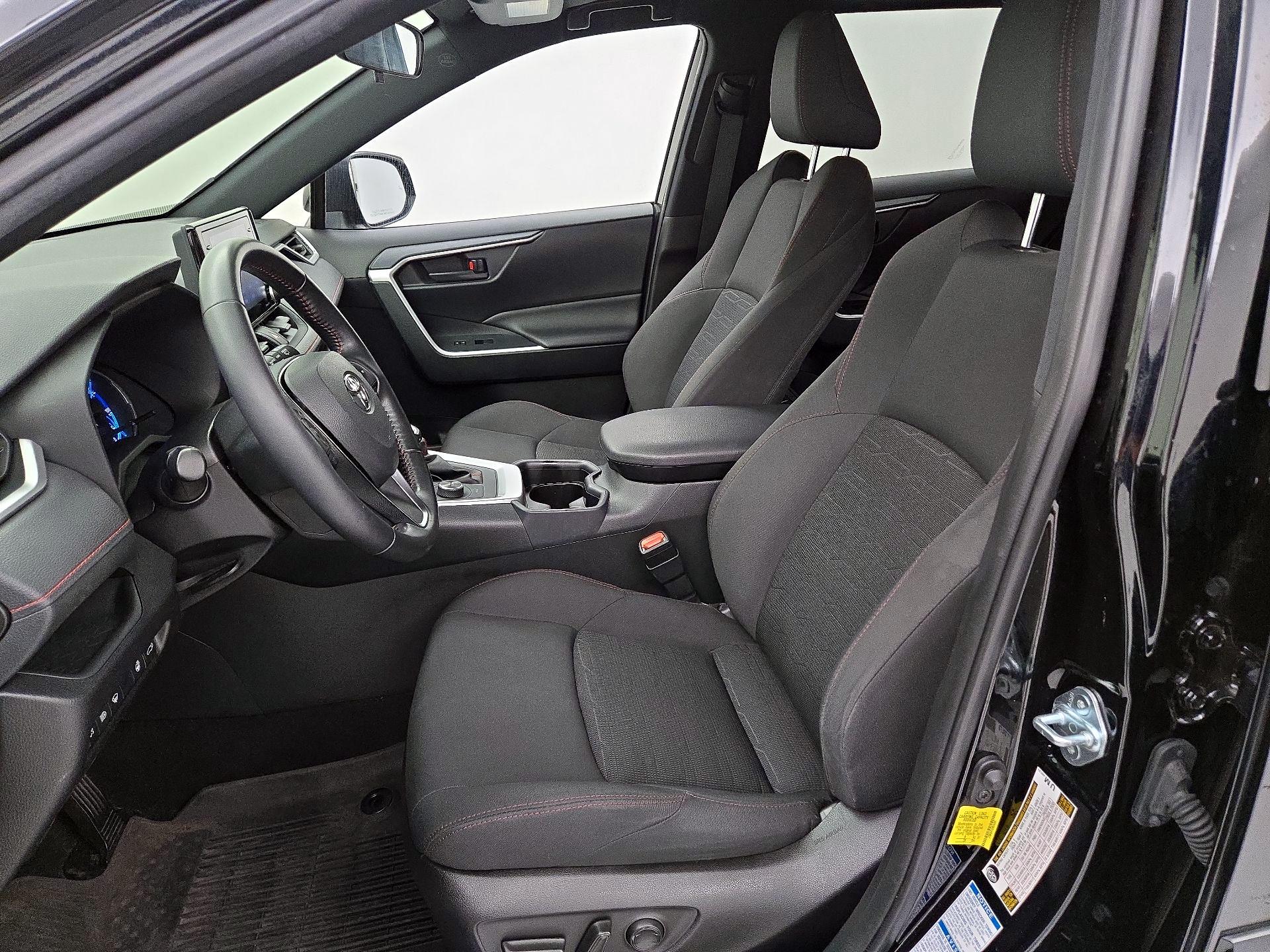 Thumbnail: 2021 Toyota RAV4 - 11