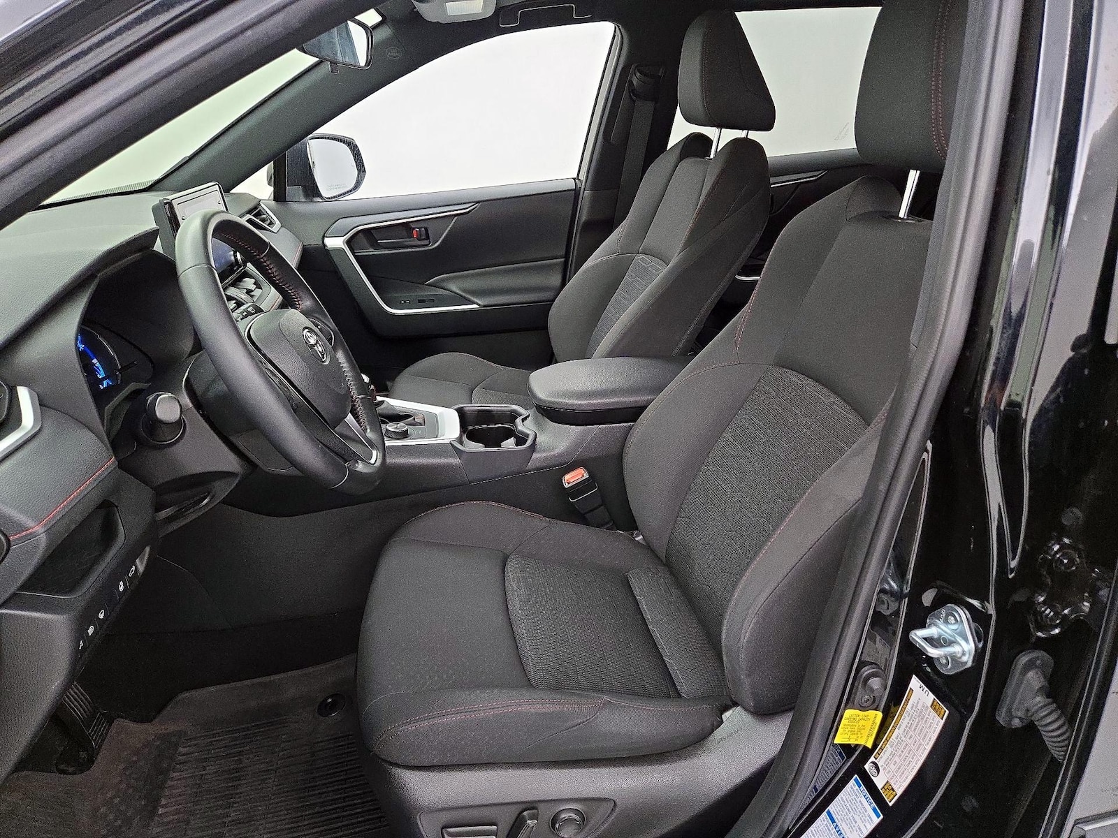 2021 Toyota RAV4 SE - Photo 12