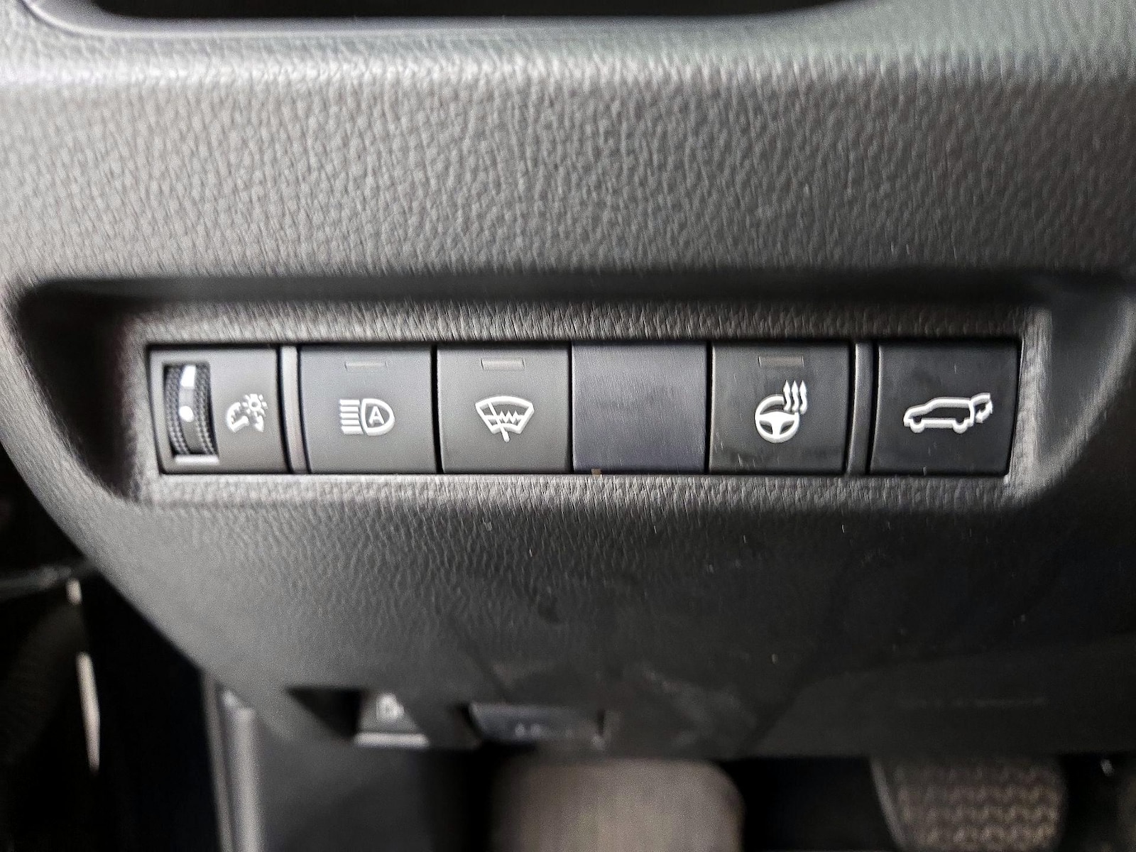 2021 Toyota RAV4 SE - Photo 14