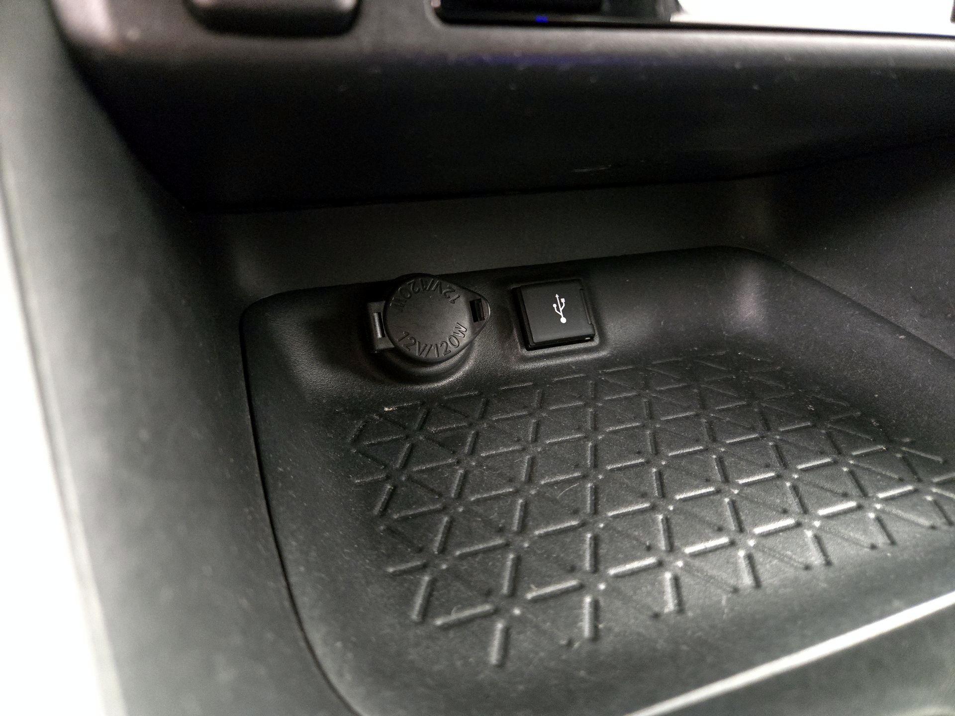 Thumbnail: 2021 Toyota RAV4 - 18