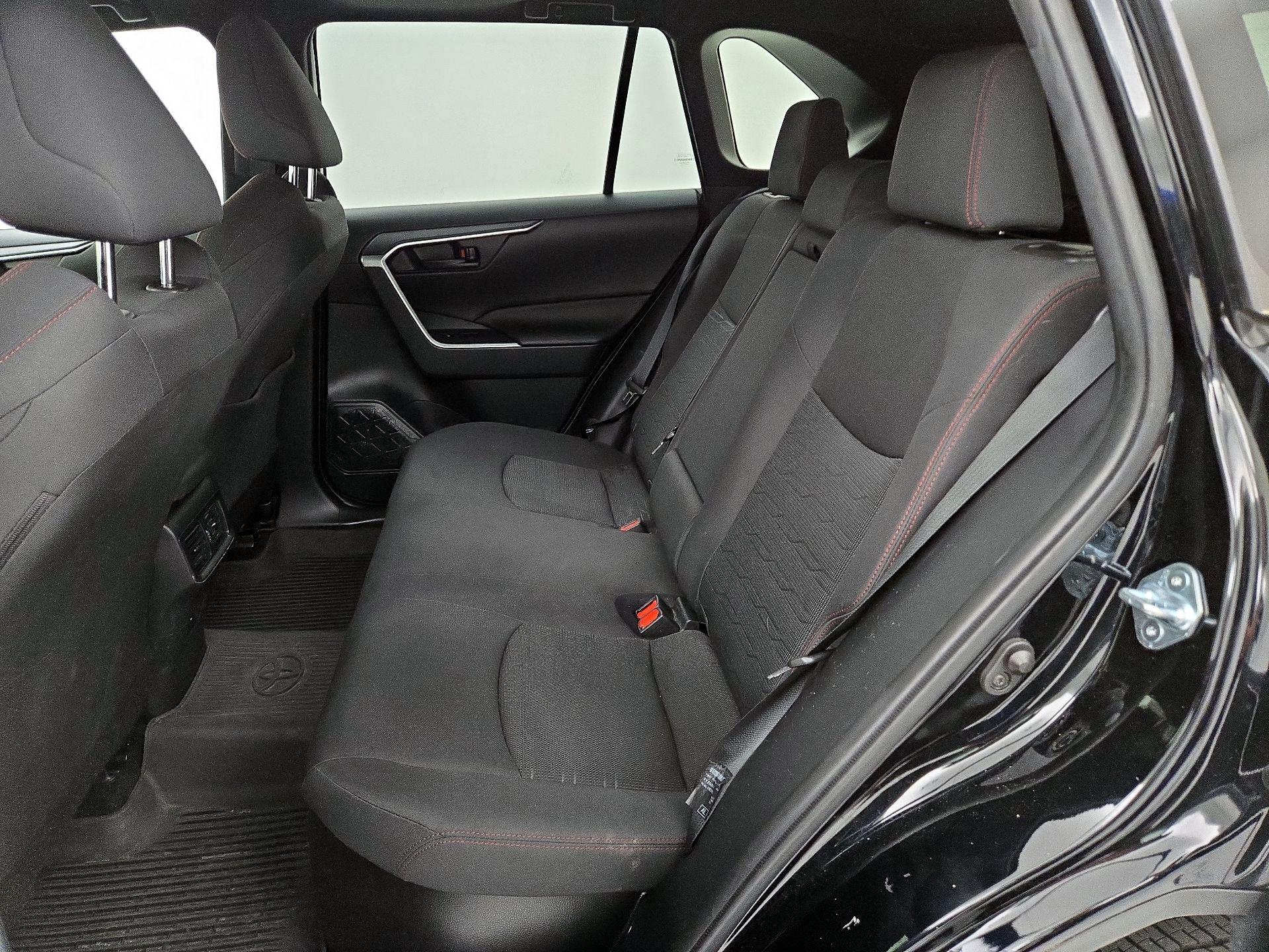 Thumbnail: 2021 Toyota RAV4 - 20
