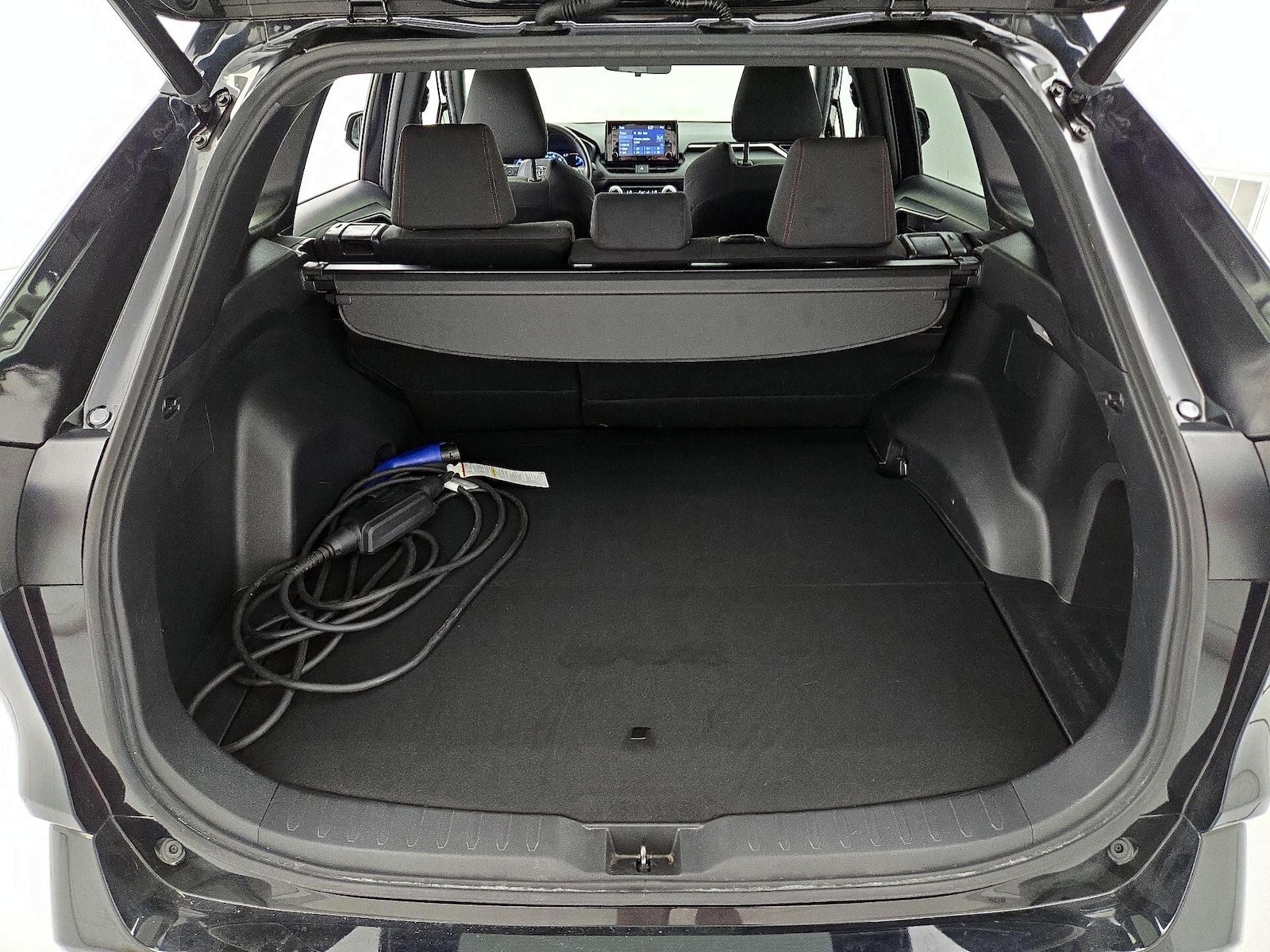 2021 Toyota RAV4 SE - Photo 22