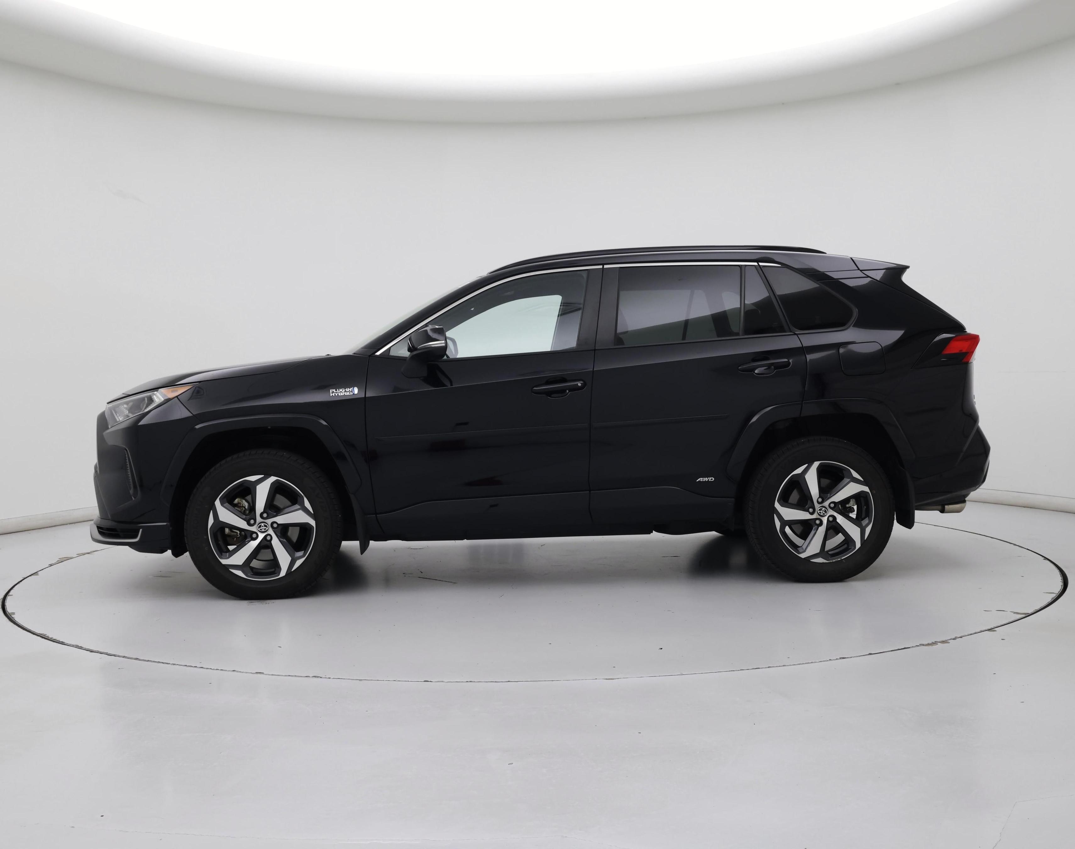 Thumbnail: 2021 Toyota RAV4 - 3