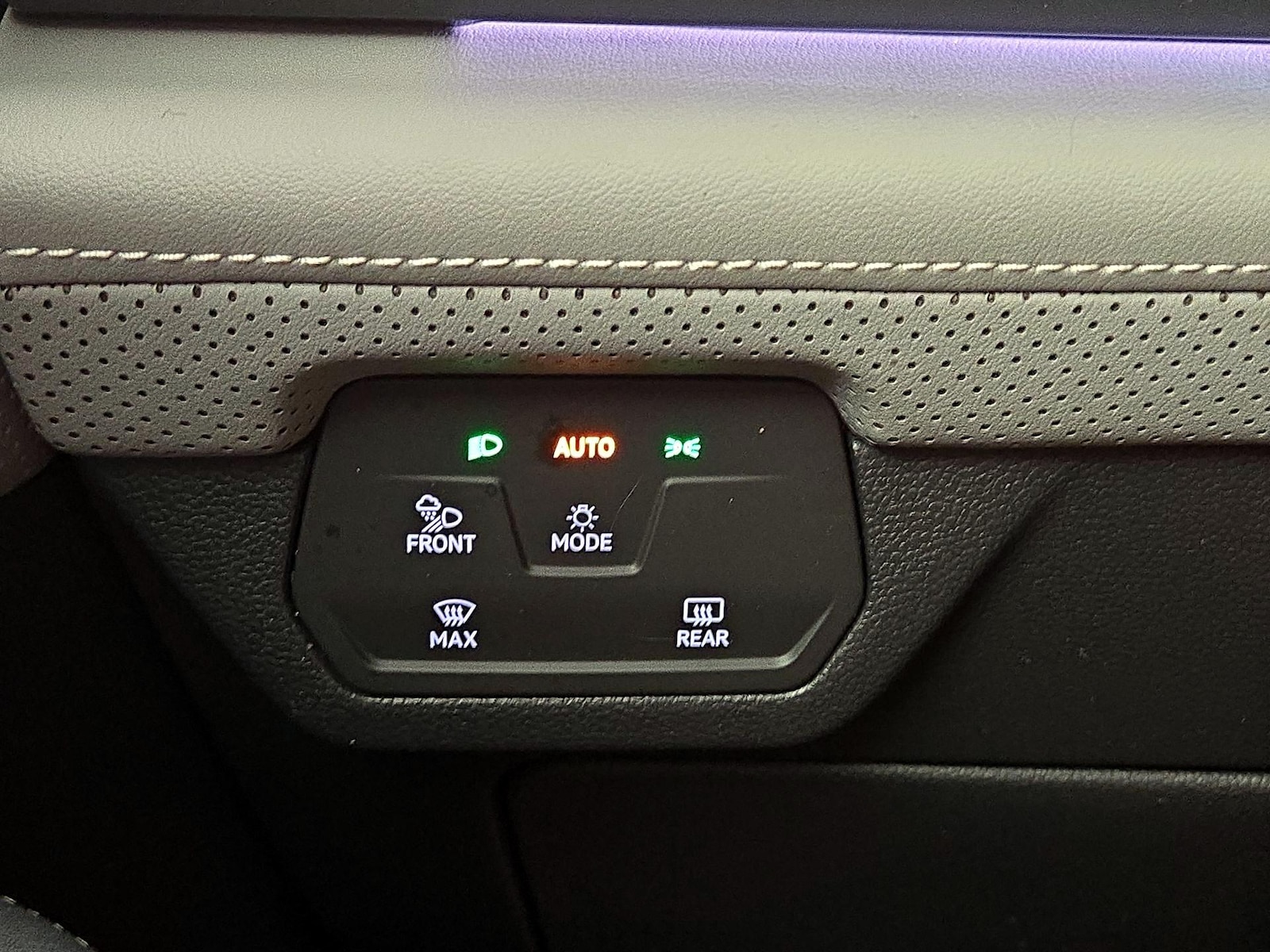 2024 Volkswagen Atlas Cross Sport SEL R-LINE - Photo 14