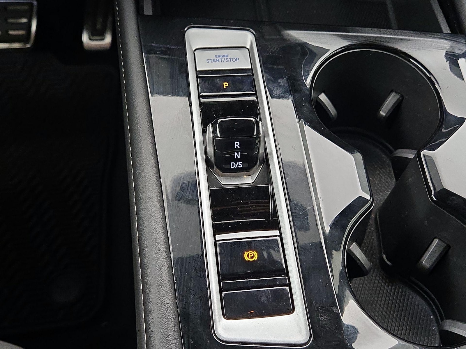 2024 Volkswagen Atlas Cross Sport SEL R-LINE - Photo 19