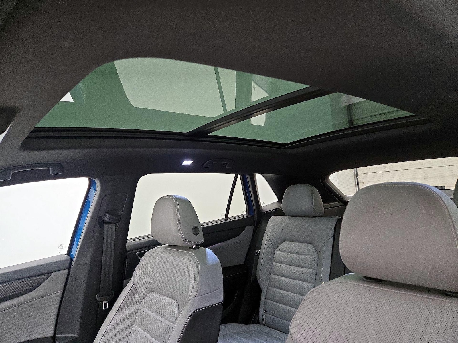 2024 Volkswagen Atlas Cross Sport SEL R-LINE - Photo 21