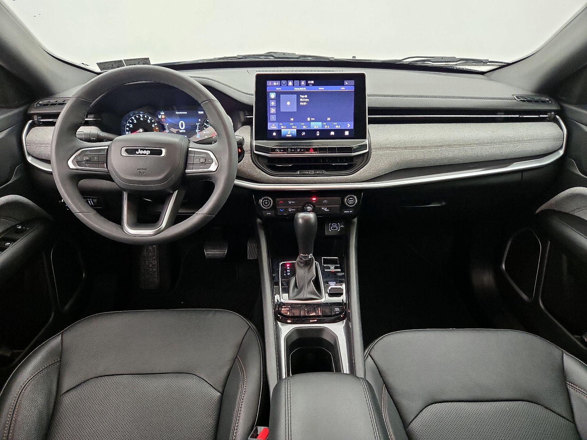 Thumbnail: 2023 Jeep Compass - 9