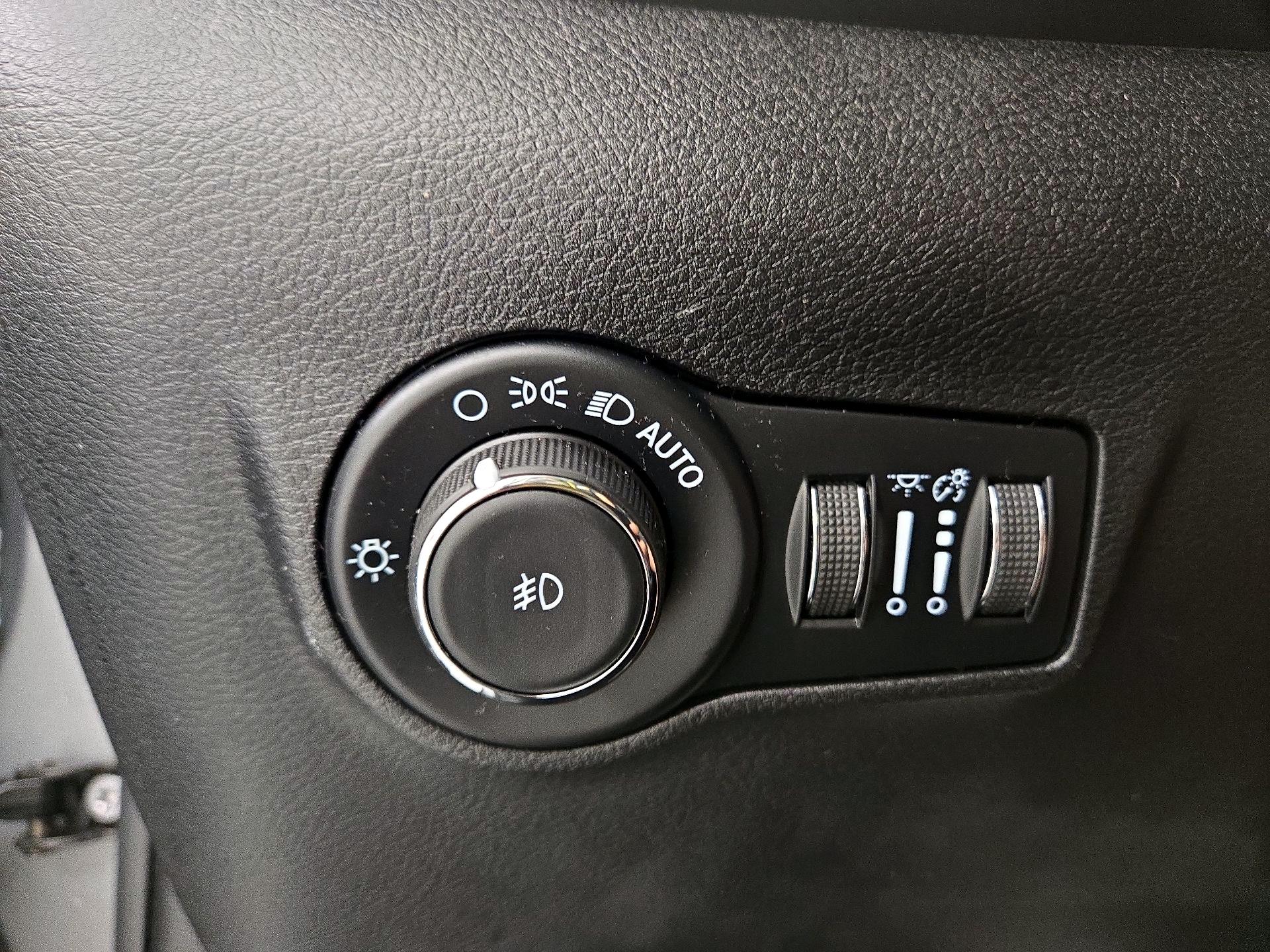 Thumbnail: 2023 Jeep Compass - 13