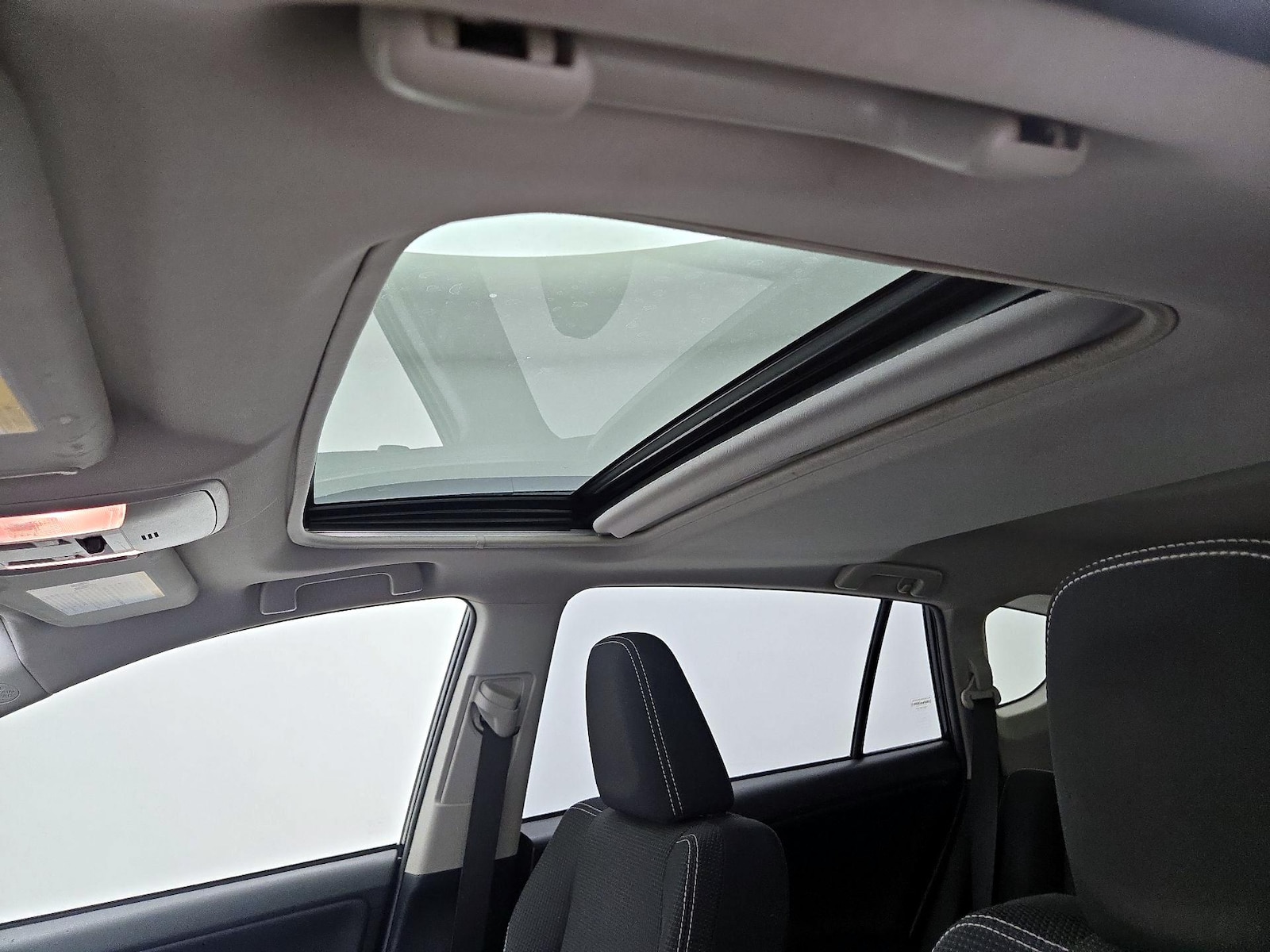 Sunroof(s) & Overhead Airbags