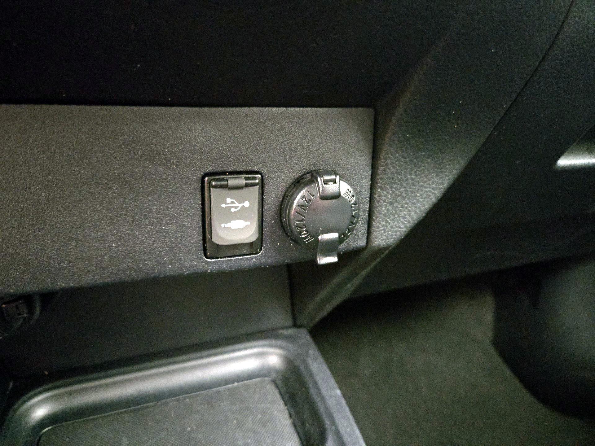 Thumbnail: 2016 Toyota RAV4 - 18