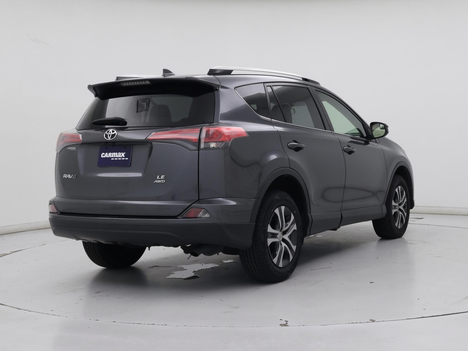 2016 Toyota RAV4 LE - Photo 9
