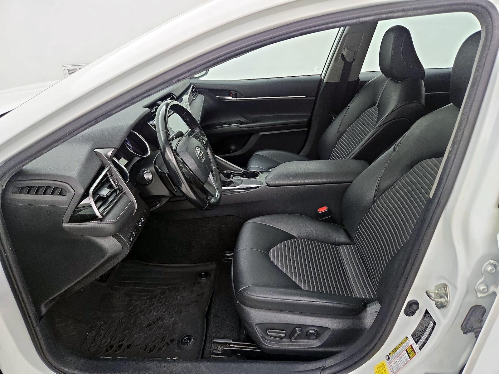 Power Seat(s) & Side Airbags