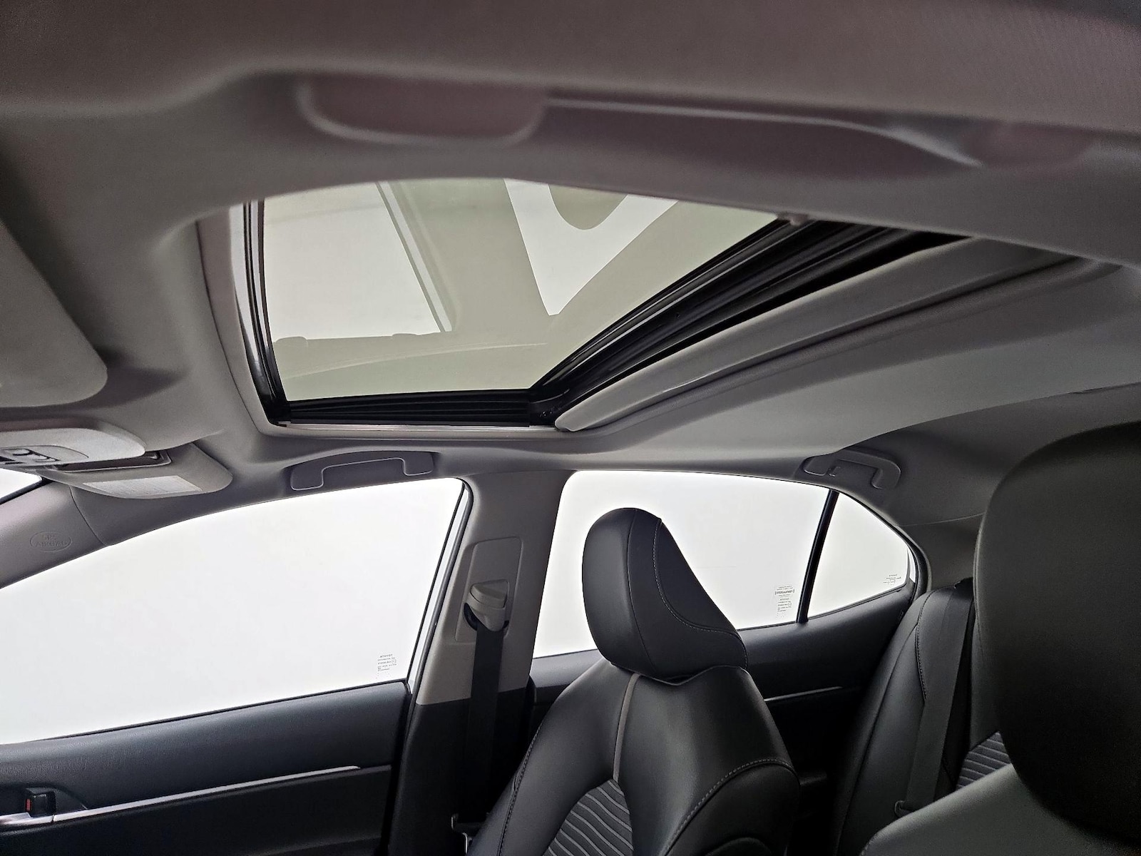 Sunroof(s) & Overhead Airbags