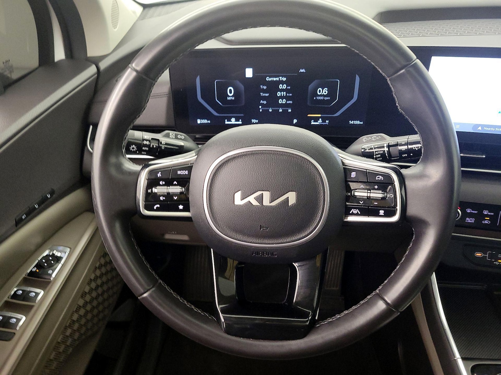 2025 Kia Carnival SX - Photo 11