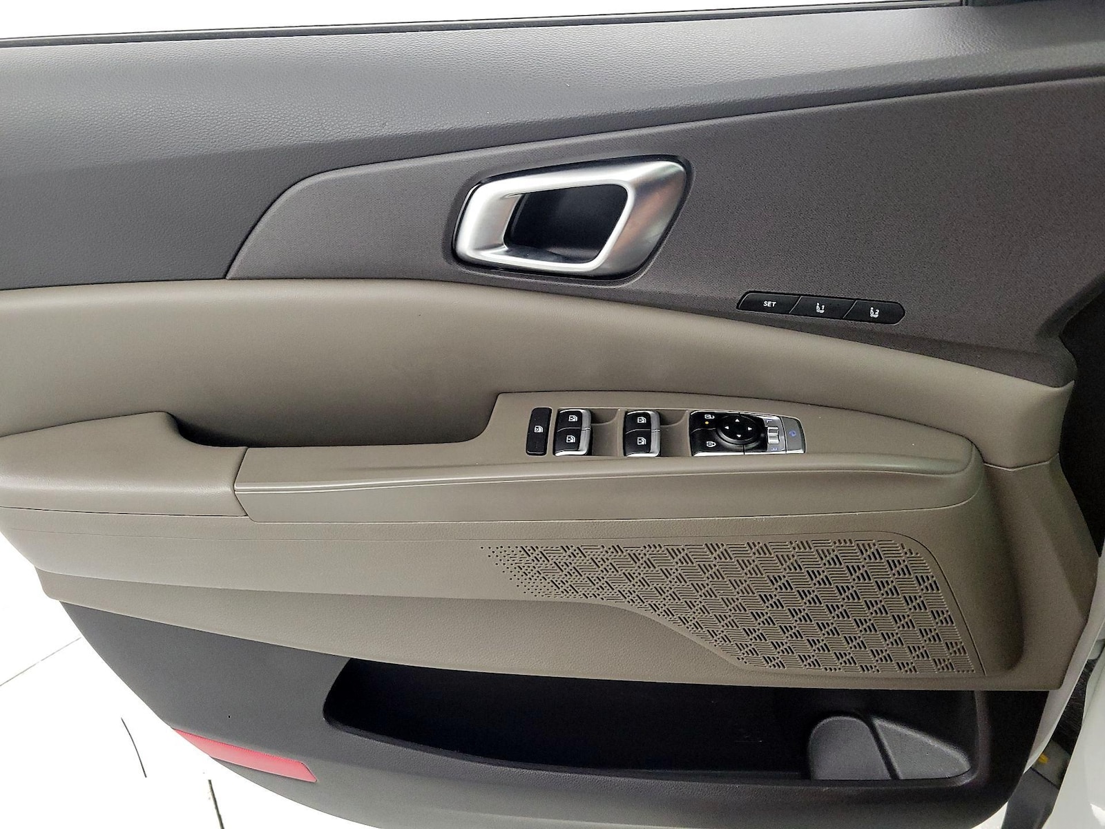 2025 Kia Carnival SX - Photo 13