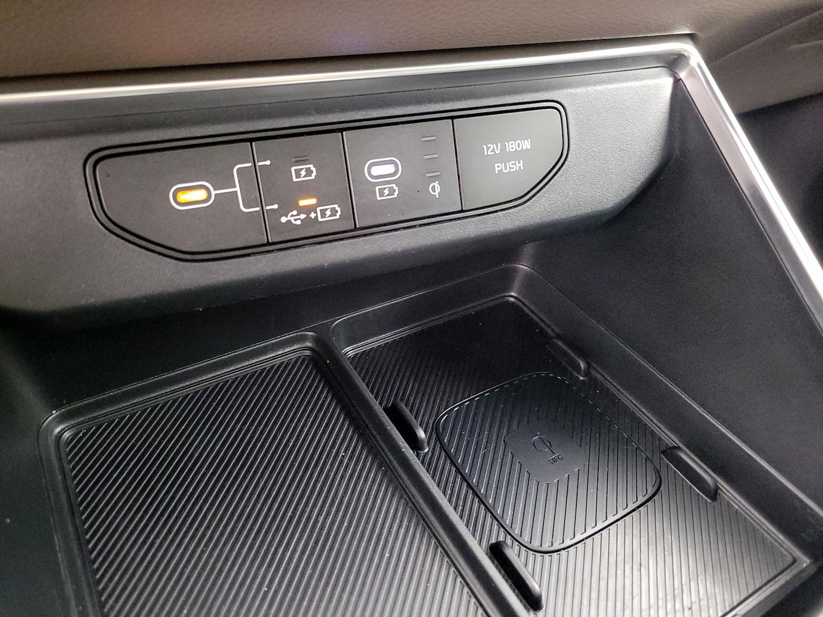 2025 Kia Carnival SX - Photo 20