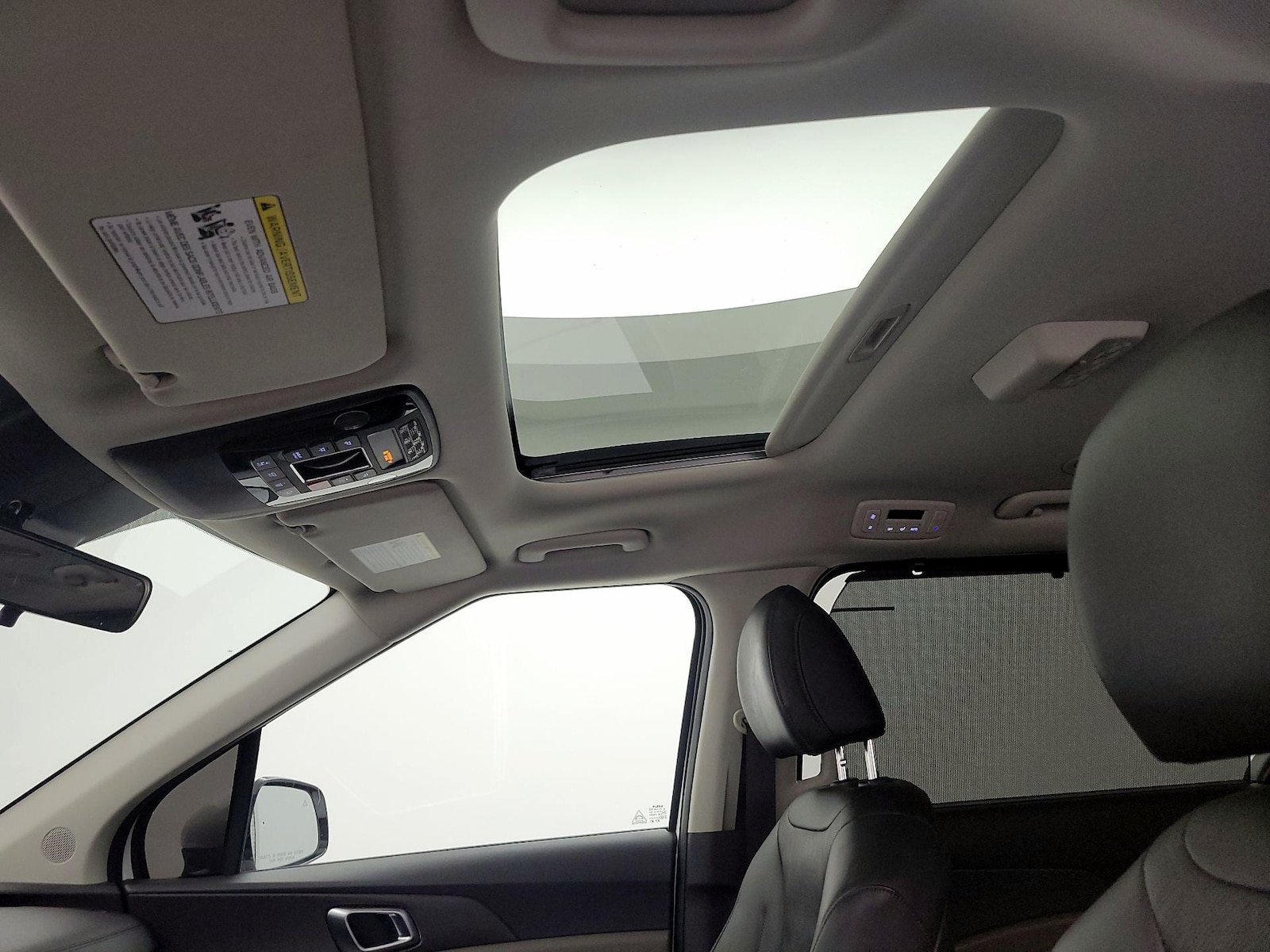 2025 Kia Carnival SX - Photo 21