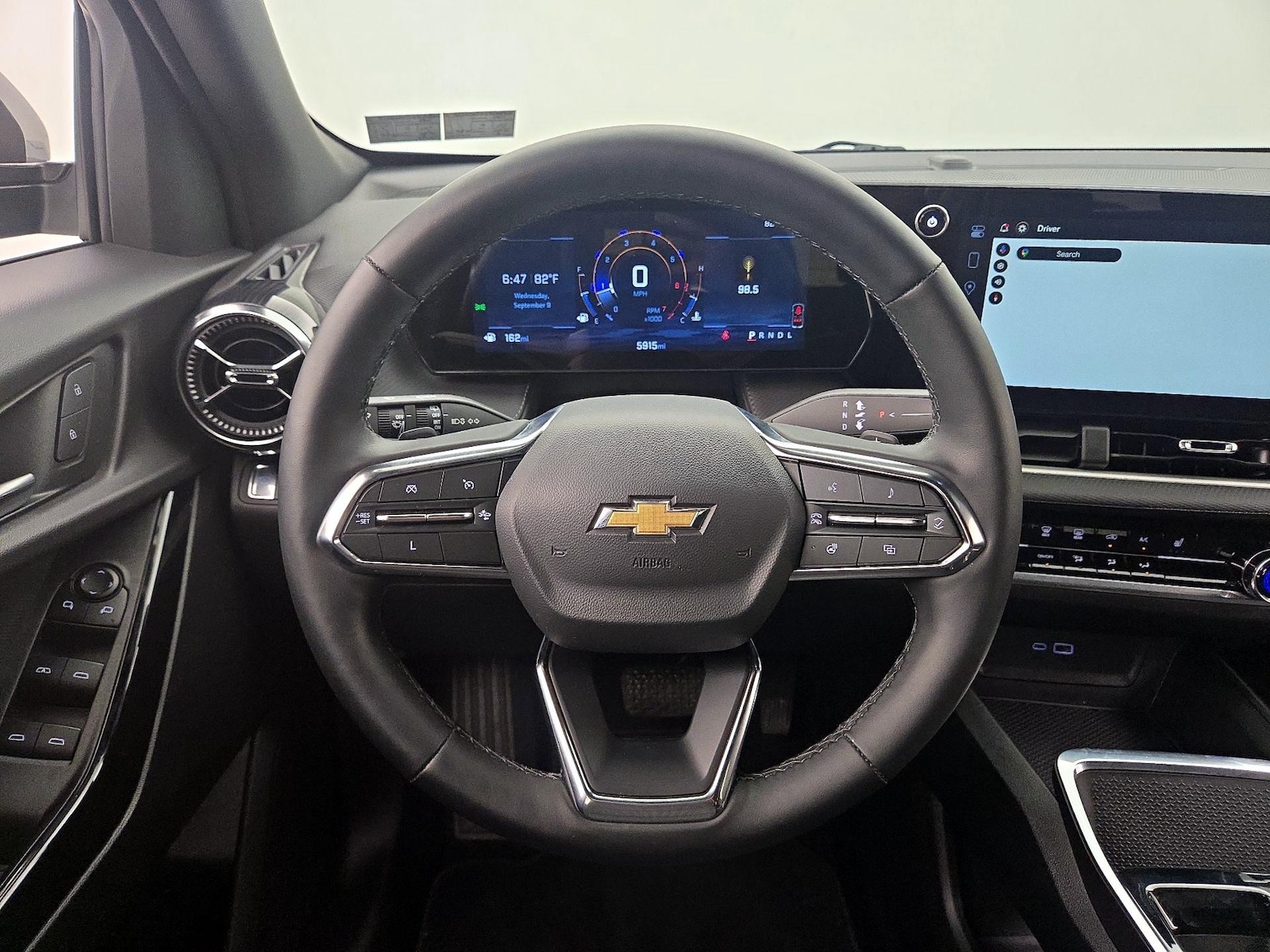 2025 Chevrolet Equinox LT - Photo 11