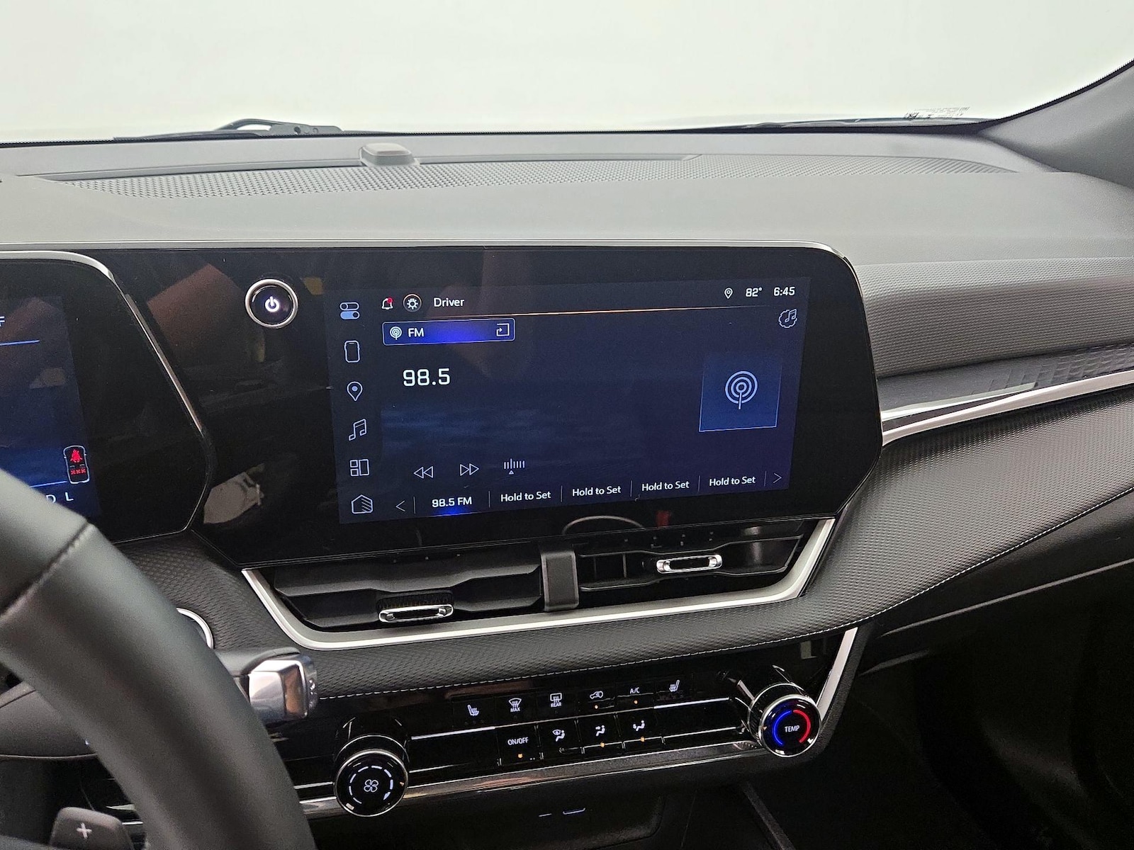 2025 Chevrolet Equinox LT - Photo 17