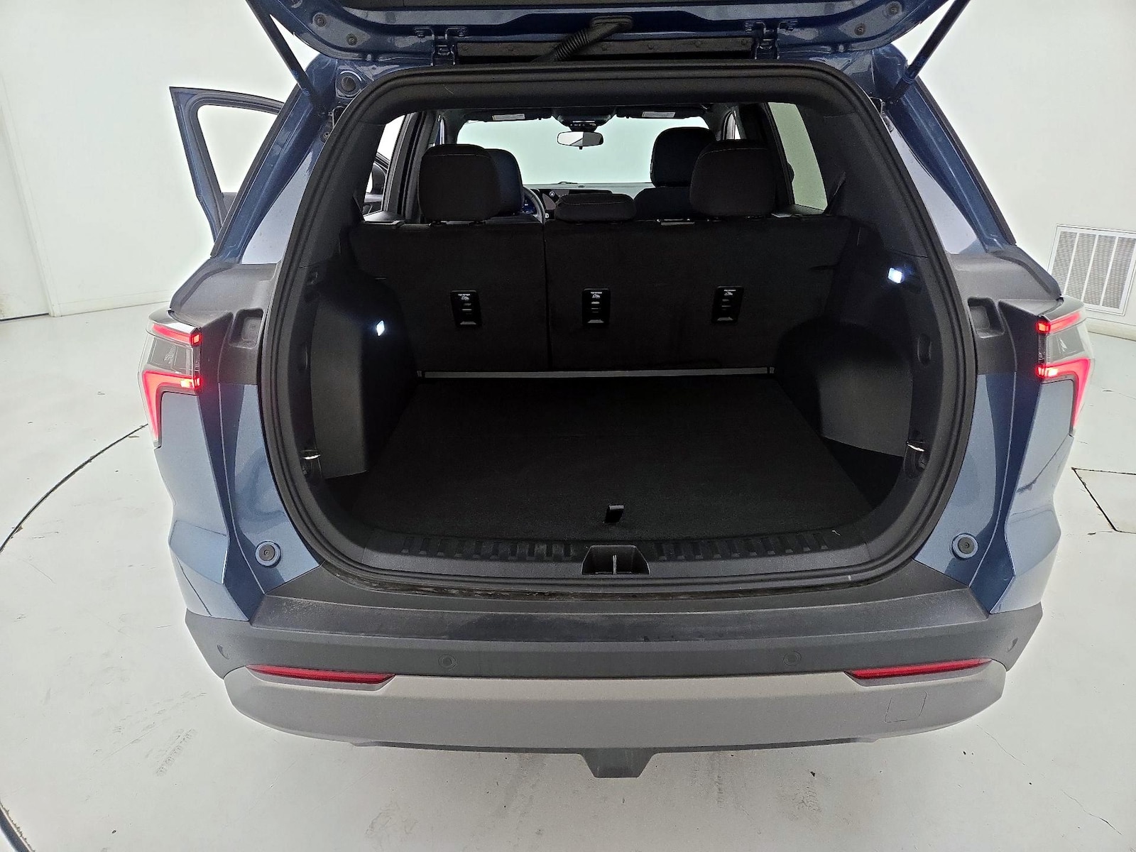 2025 Chevrolet Equinox LT - Photo 22
