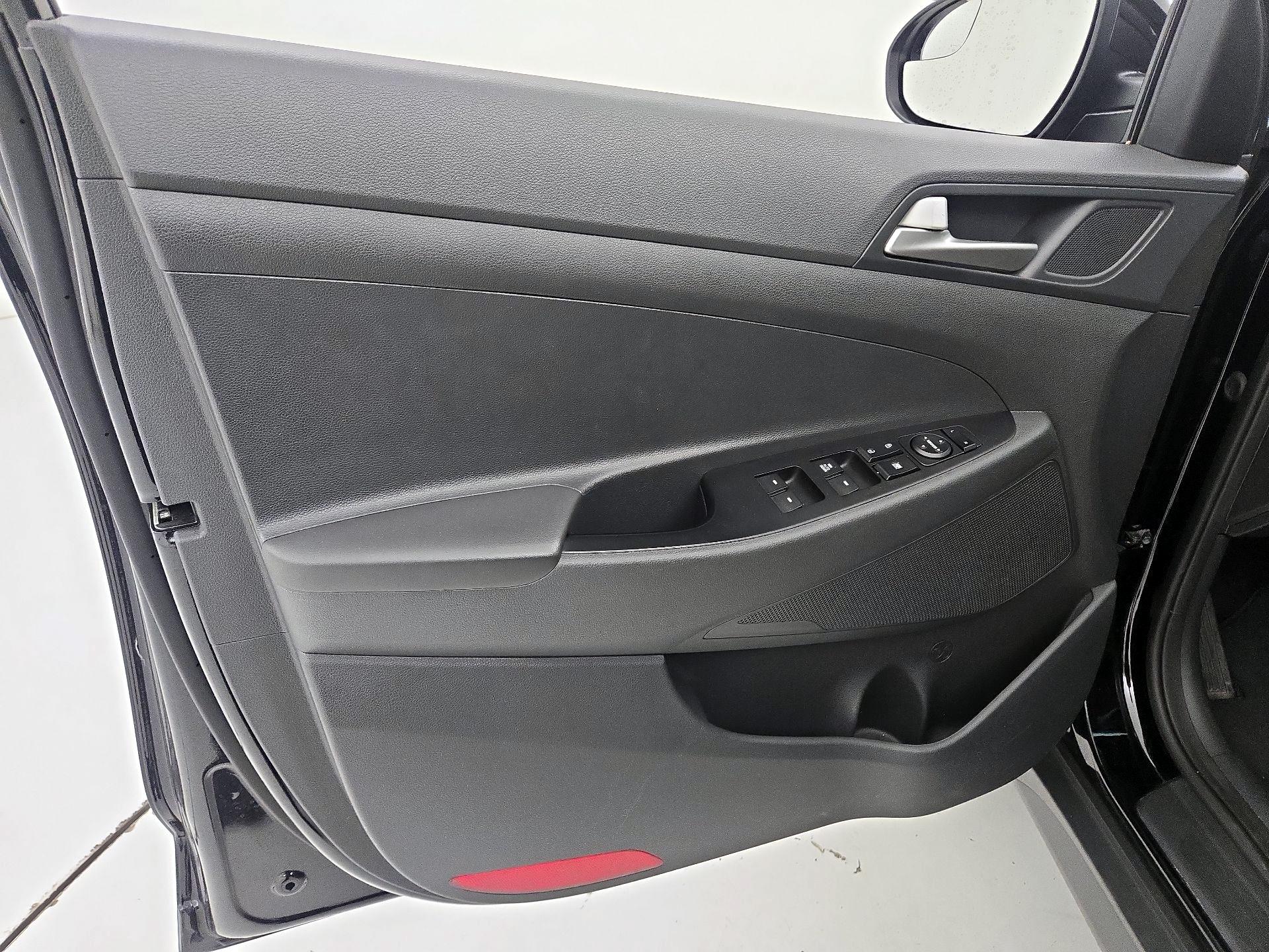 Thumbnail: 2020 Hyundai Tucson - 12