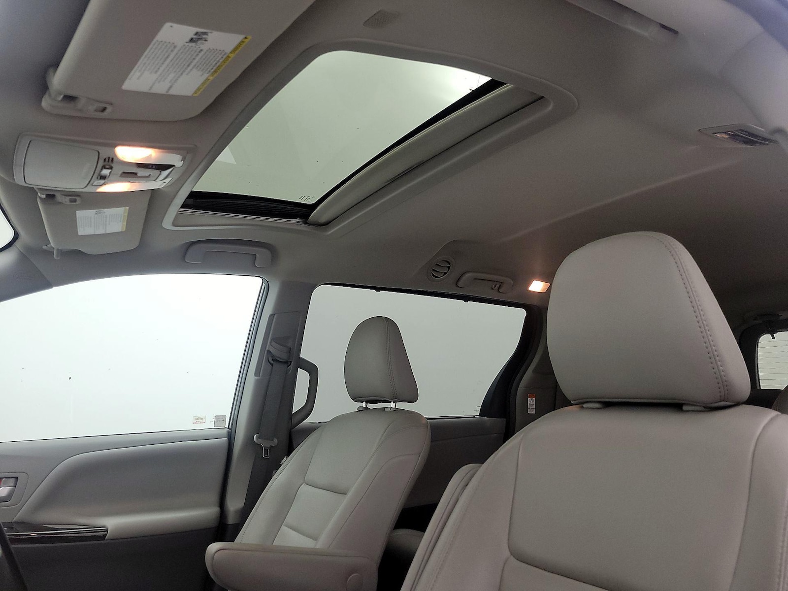 Sunroof(s) & Overhead Airbags