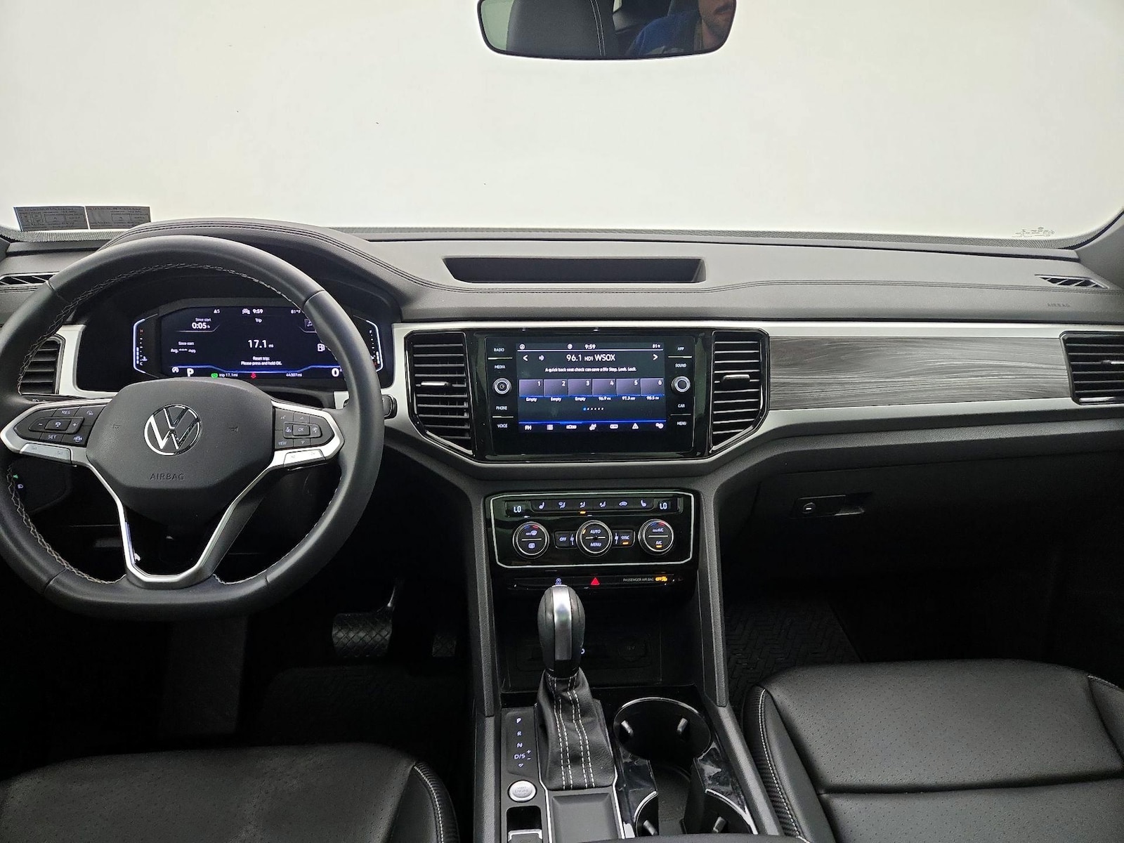 2023 Volkswagen Atlas Cross Sport SE w/Tech - Photo 10