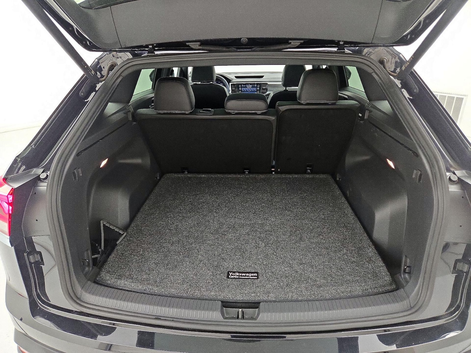 2023 Volkswagen Atlas Cross Sport SE w/Tech - Photo 22