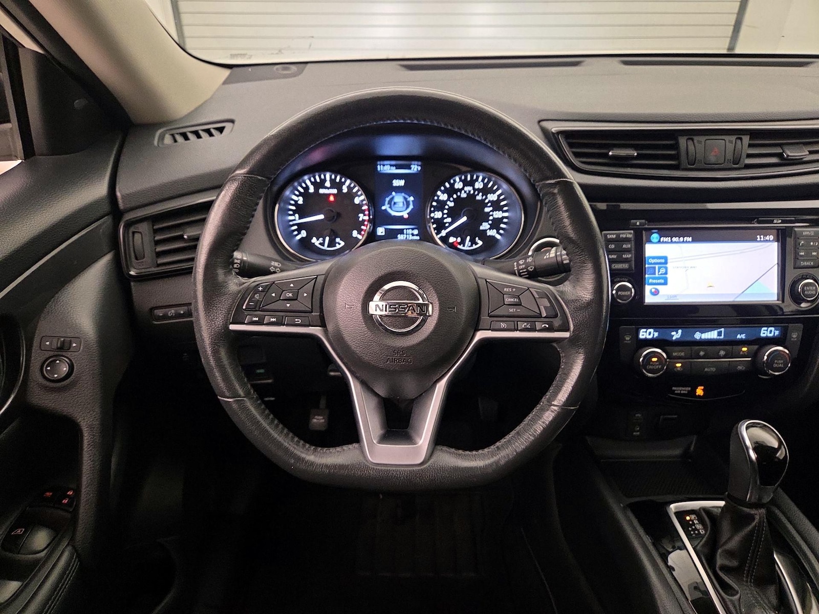 2017 Nissan Rogue SV - Photo 11