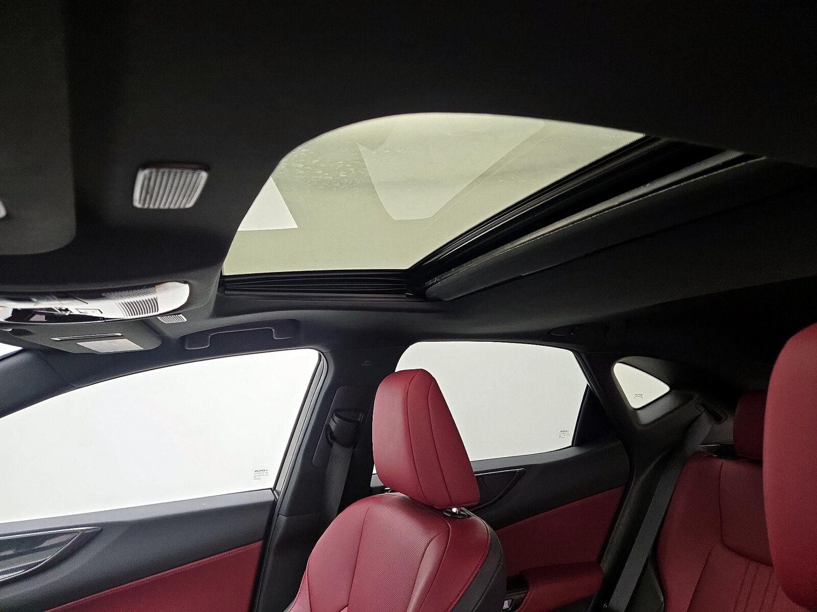 Sunroof(s) & Overhead Airbags