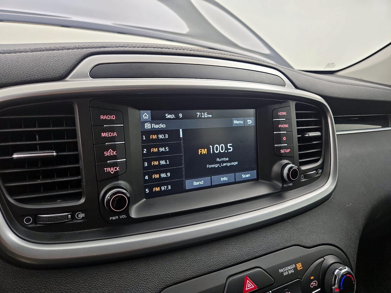 2019 Kia Sorento LX - Photo 7