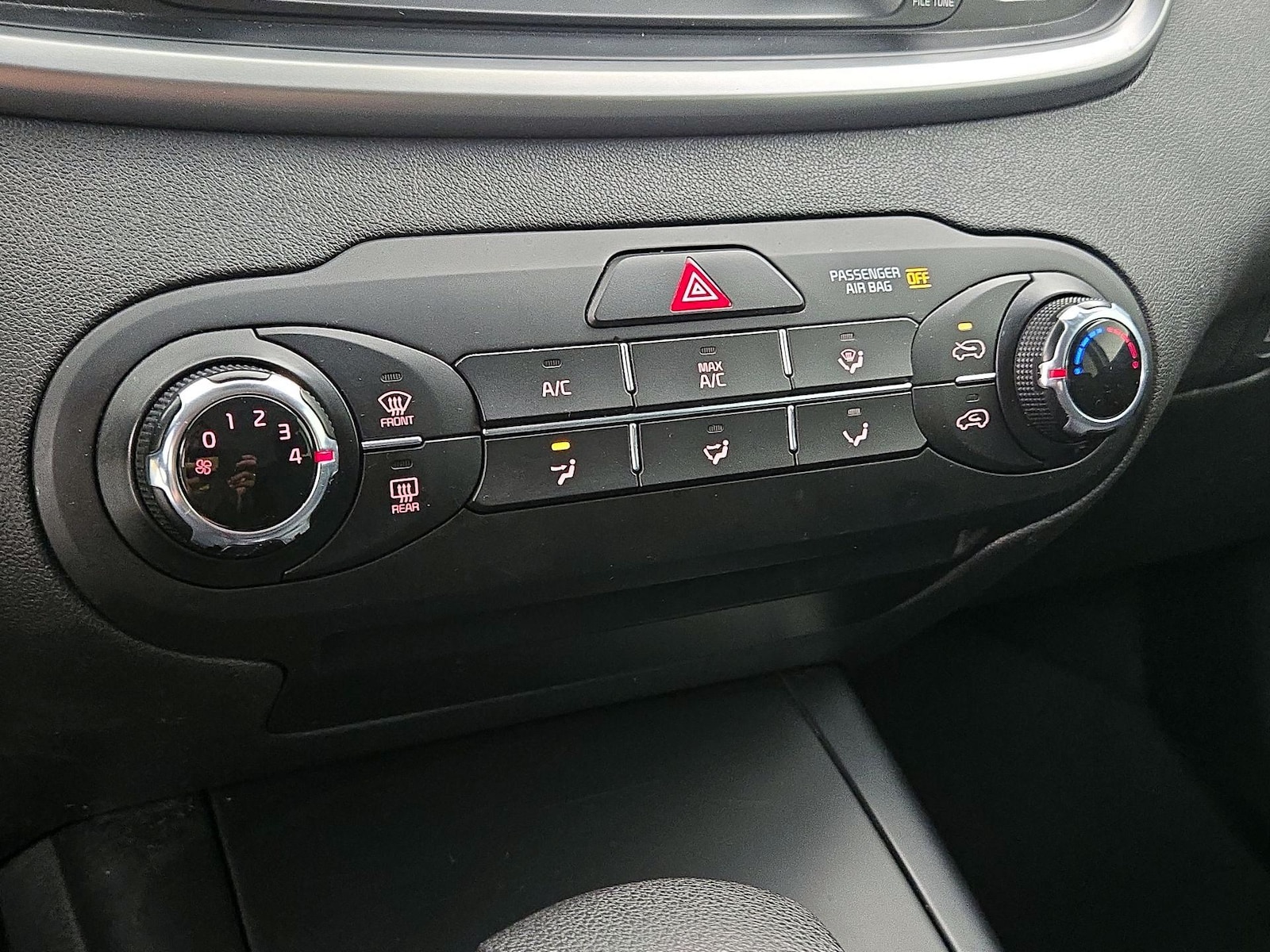 2019 Kia Sorento LX - Photo 8
