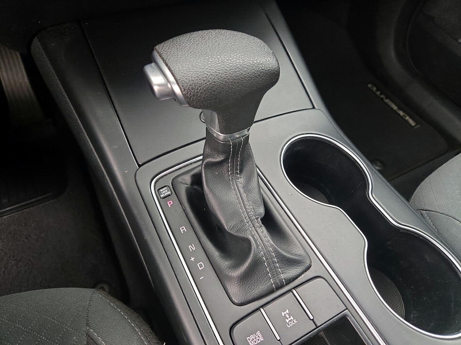 2019 Kia Sorento LX - Photo 9