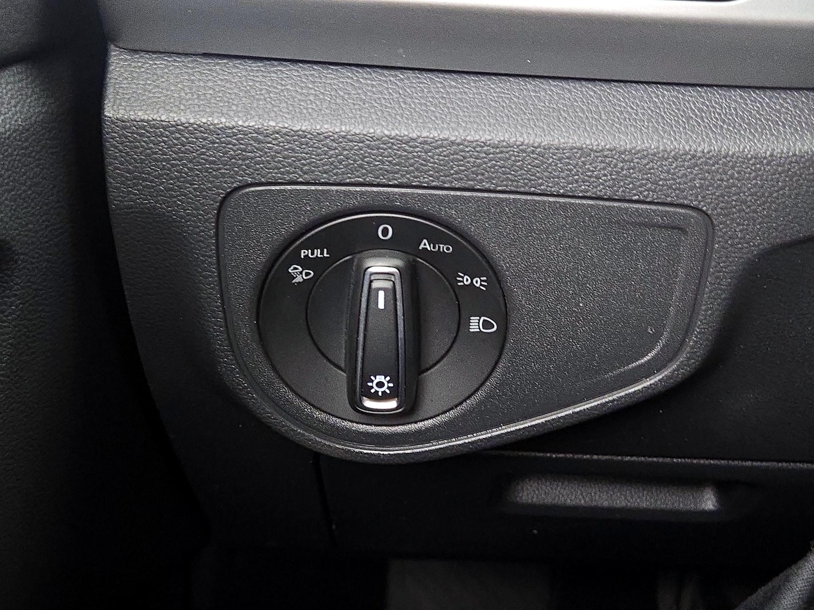 2023 Volkswagen Atlas Cross Sport SE w/Tech - Photo 14