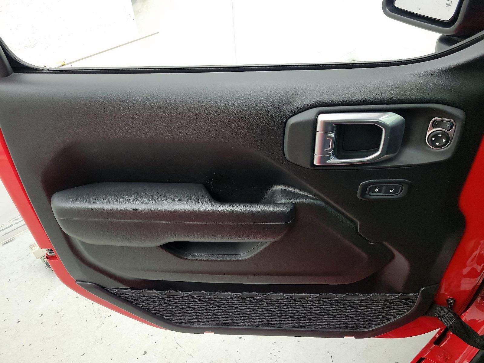 2025 Jeep Wrangler 4-Door Rubicon - Photo 13