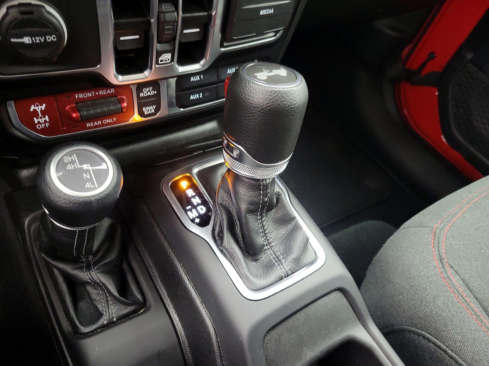 2025 Jeep Wrangler 4-Door Rubicon - Photo 18