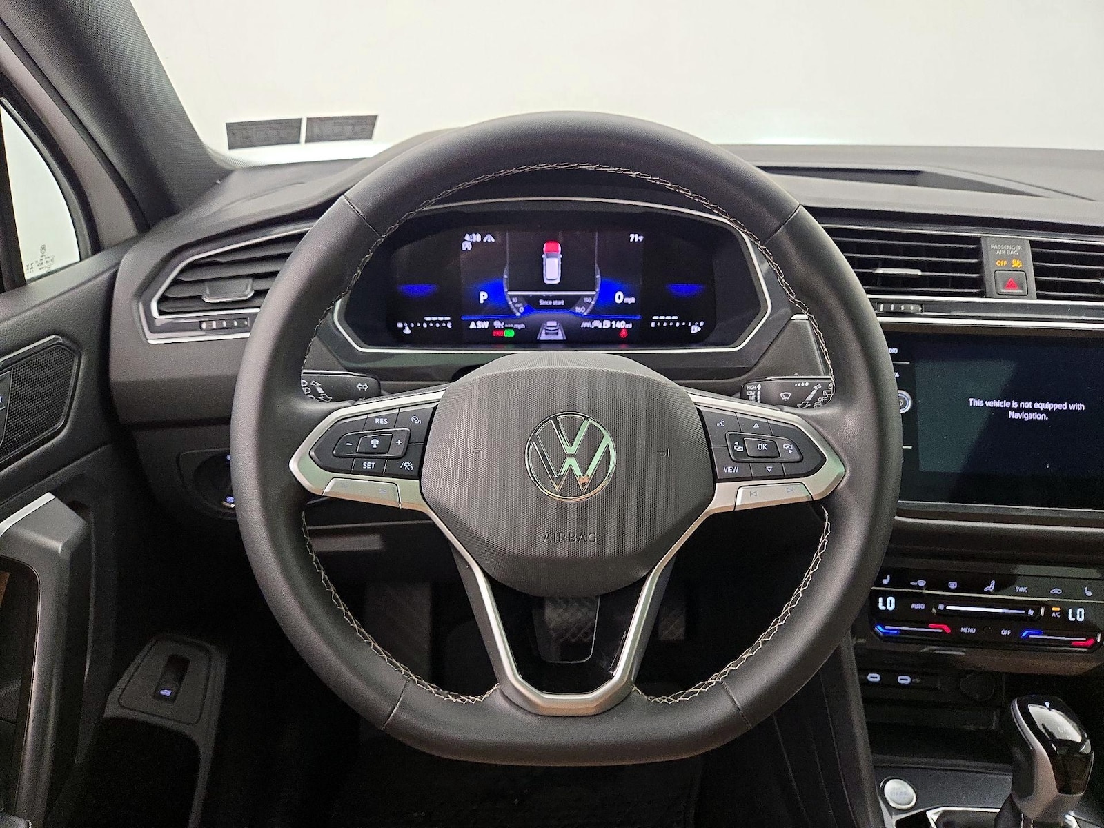 2024 Volkswagen Tiguan SE - Photo 11