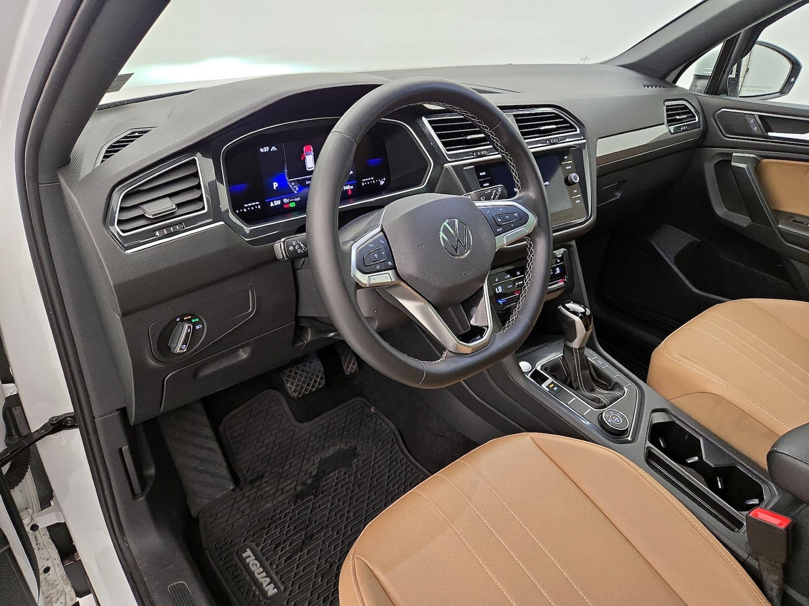 2024 Volkswagen Tiguan SE - Photo 12