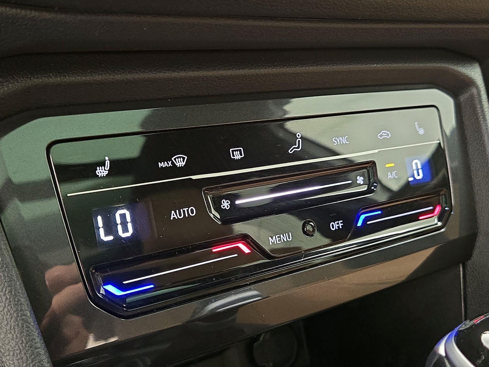 2024 Volkswagen Tiguan SE - Photo 17