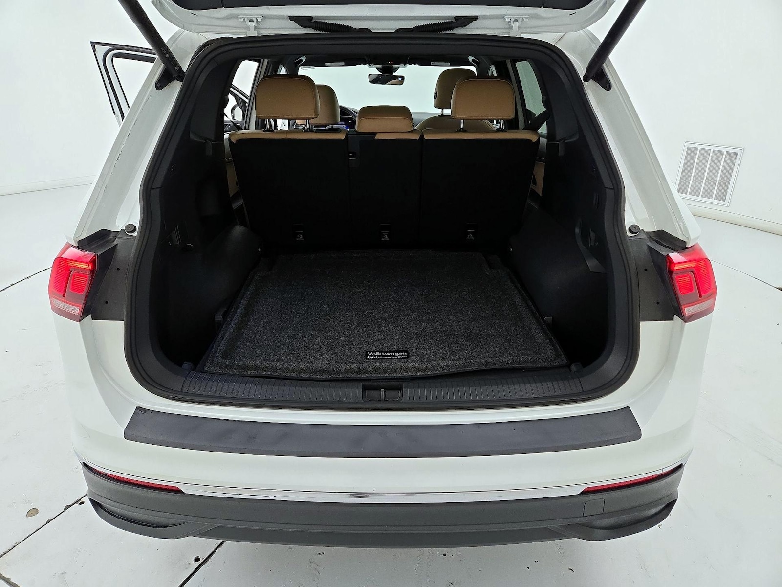 2024 Volkswagen Tiguan SE - Photo 22