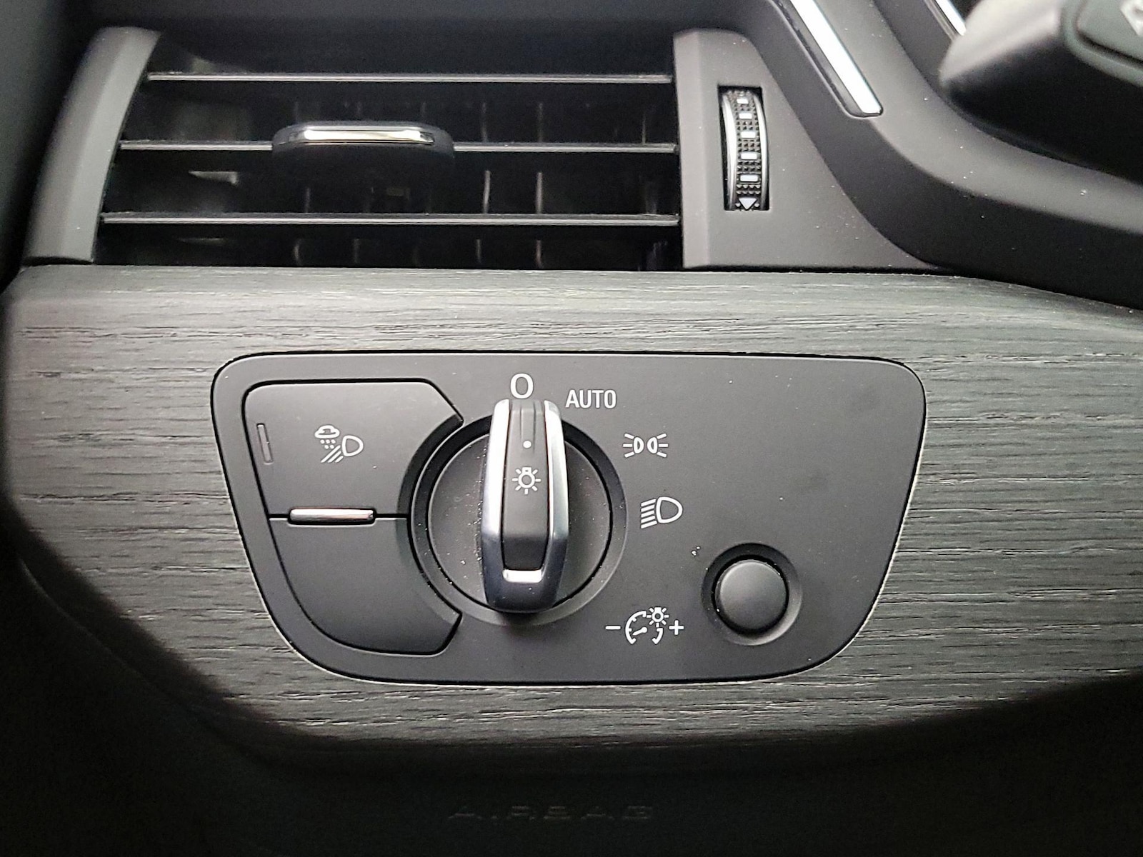 2019 Audi A4 Premium - Photo 14