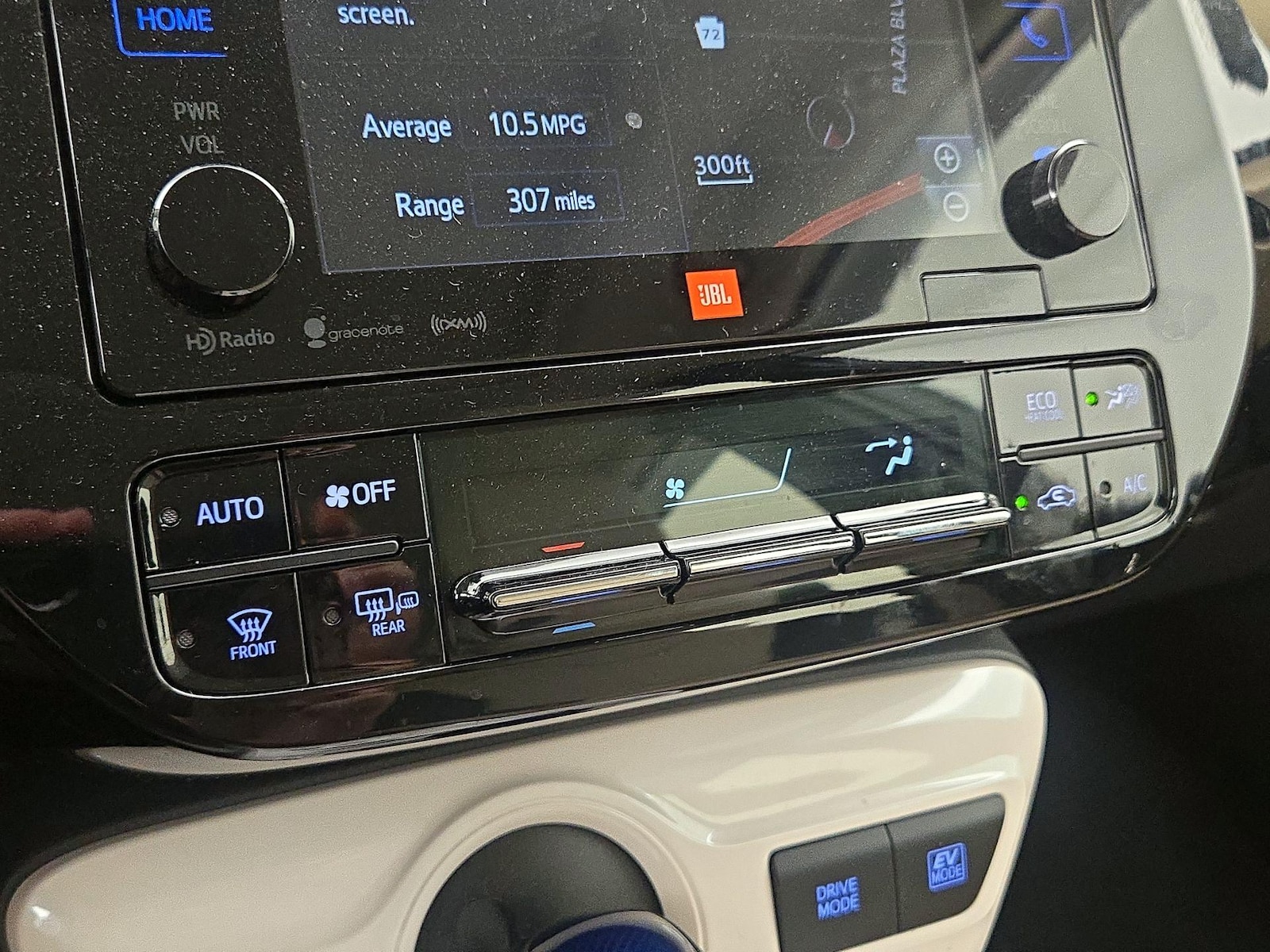 2016 Toyota Prius Four - Photo 18