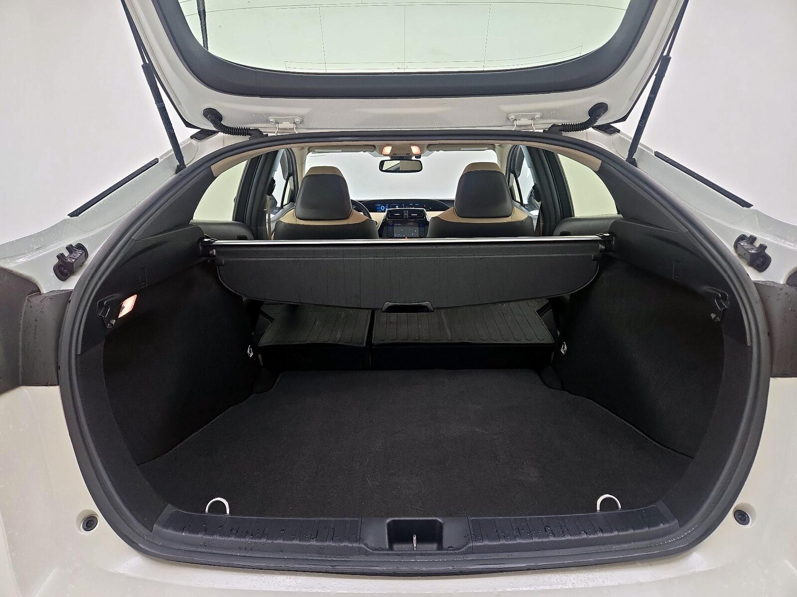 2016 Toyota Prius Four - Photo 24