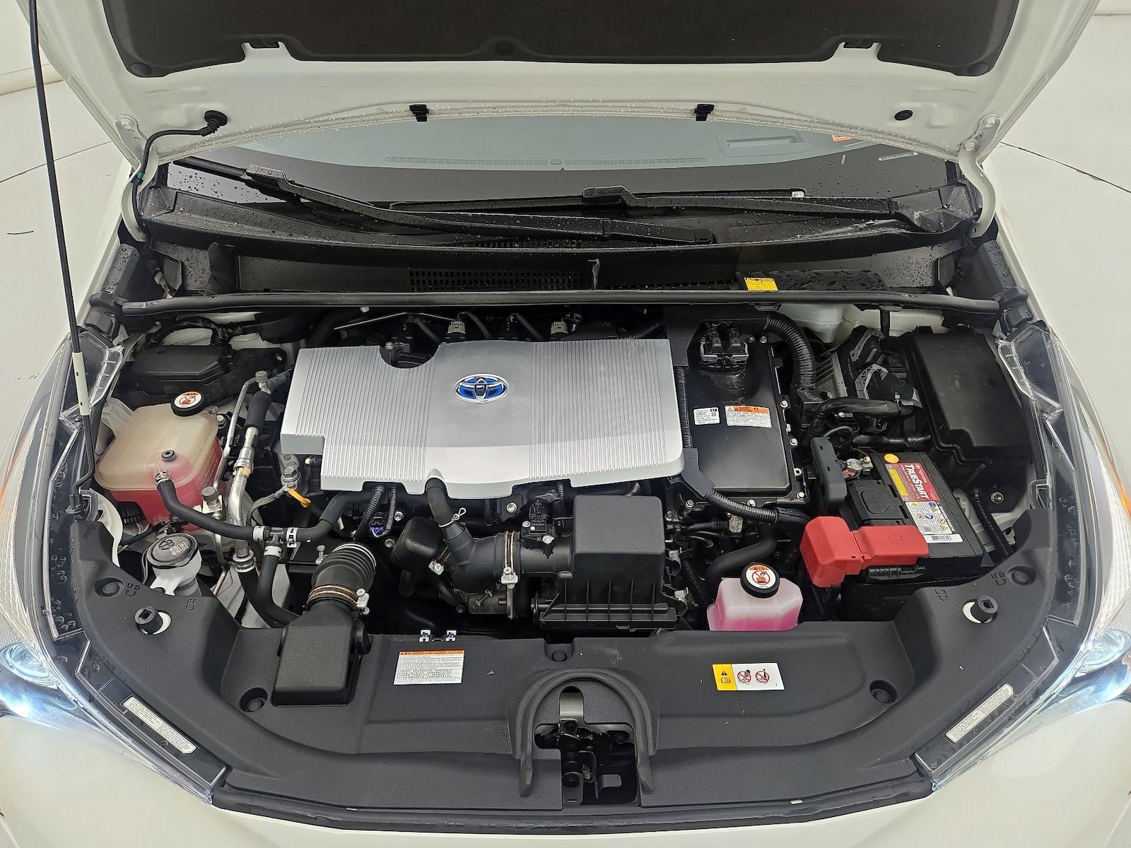 2016 Toyota Prius Four - Photo 25