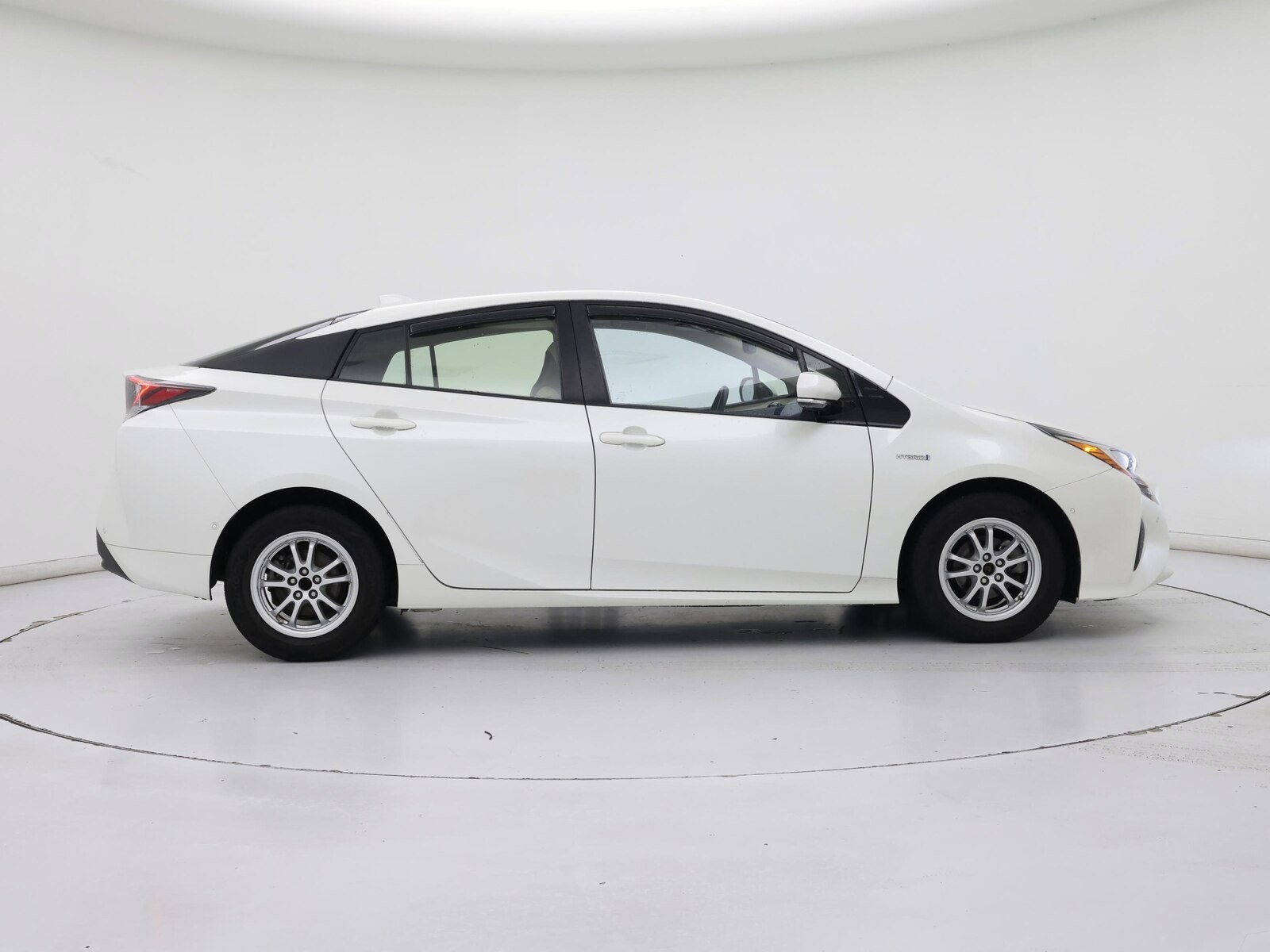 2016 Toyota Prius Four - Photo 8