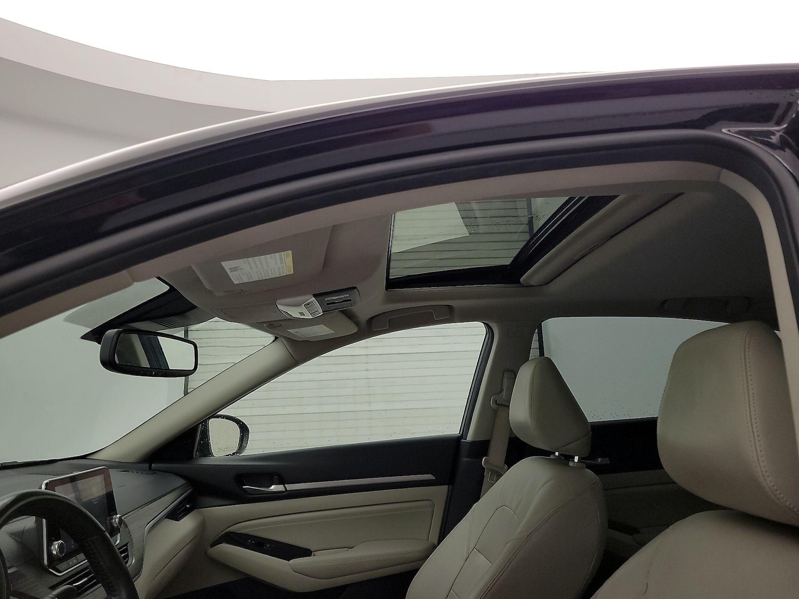 Sunroof(s) & Overhead Airbags