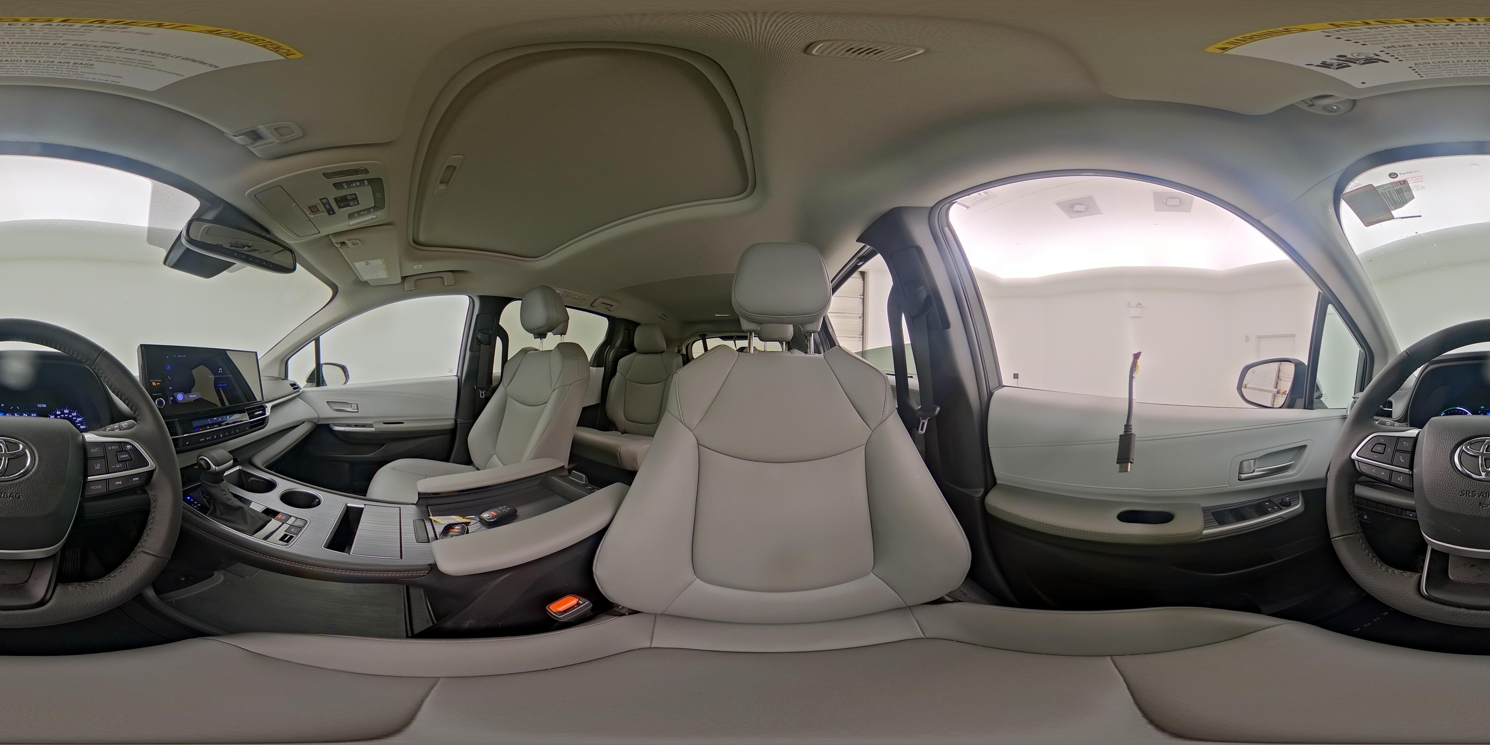 2026 Toyota Sienna XLE - Photo 27